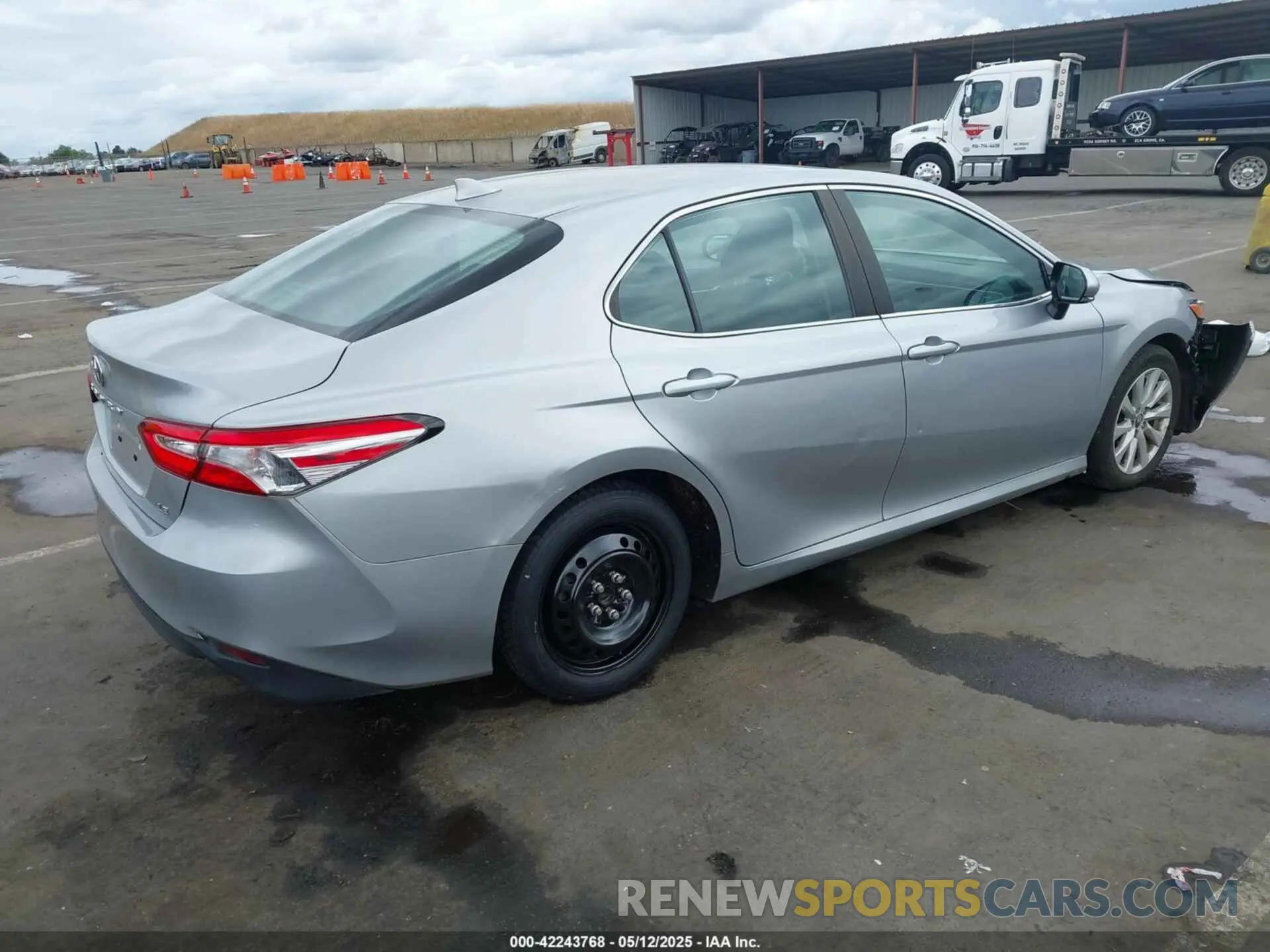 4 fotografías del automóvil dañado 4T1B11HK0KU297733 TOYOTA CAMRY 2019