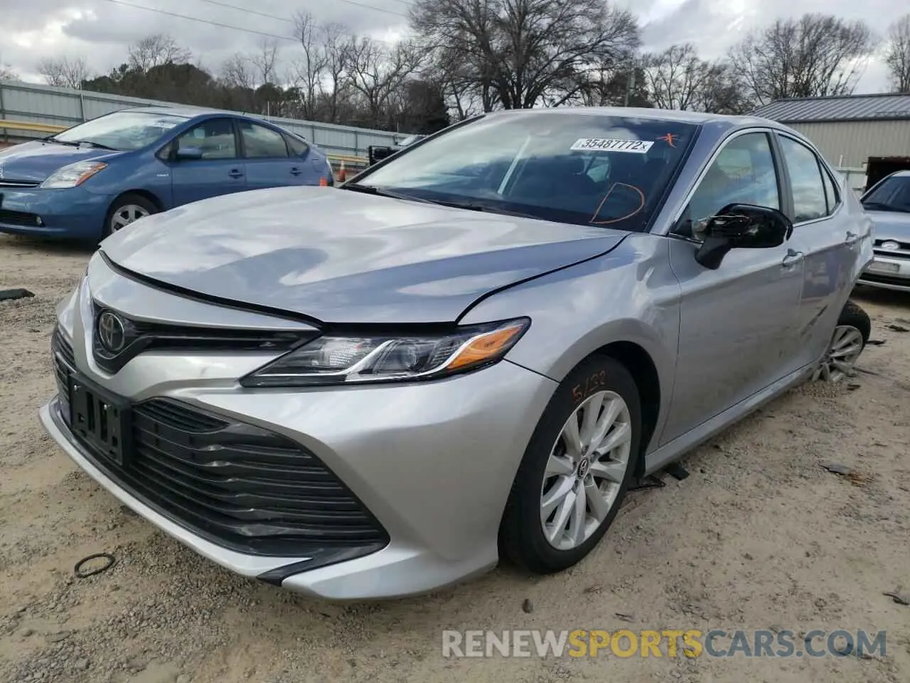 2 fotografías del automóvil dañado 4T1B11HK0KU682189 TOYOTA CAMRY 2019