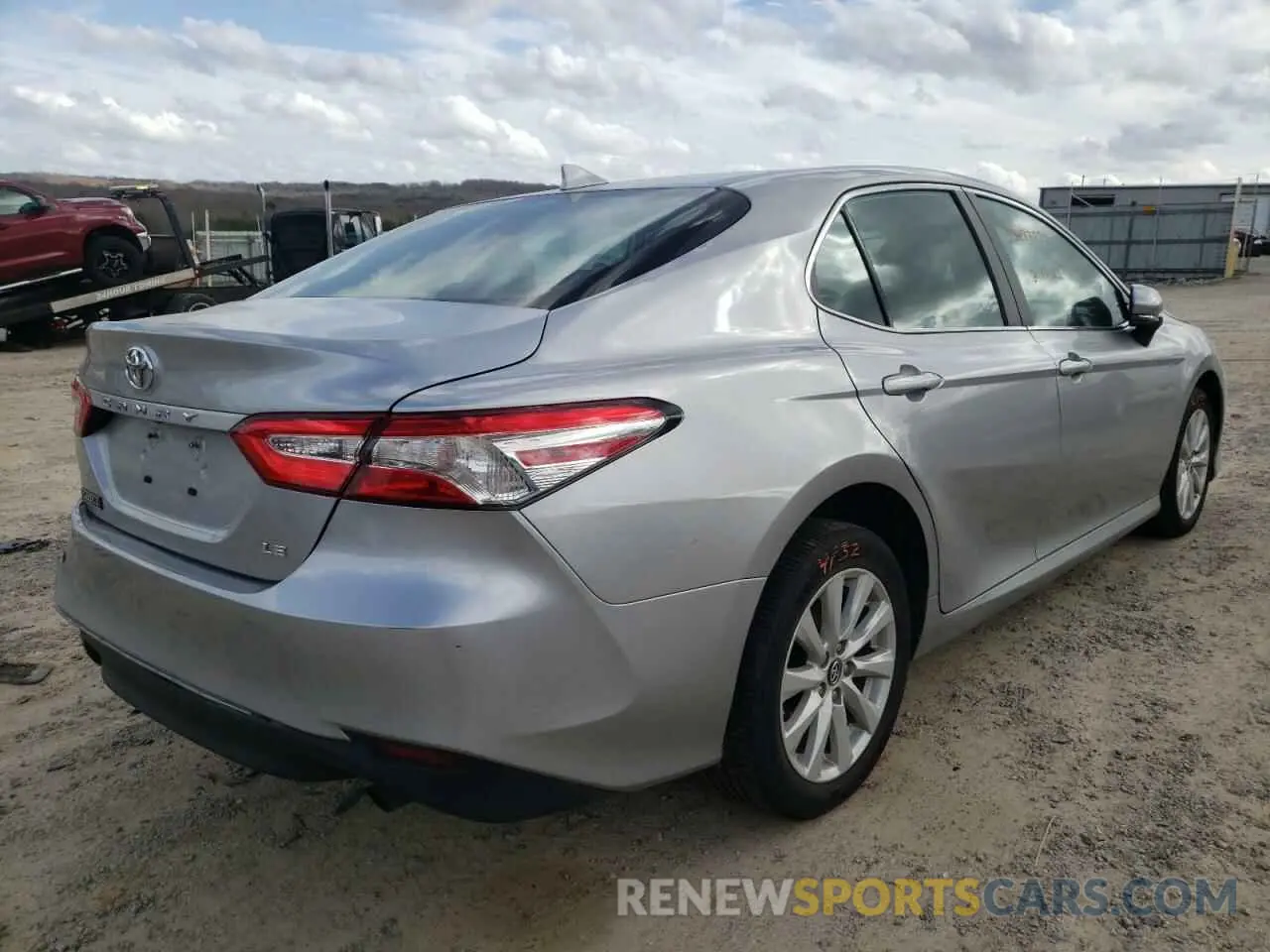 4 fotografías del automóvil dañado 4T1B11HK0KU682189 TOYOTA CAMRY 2019