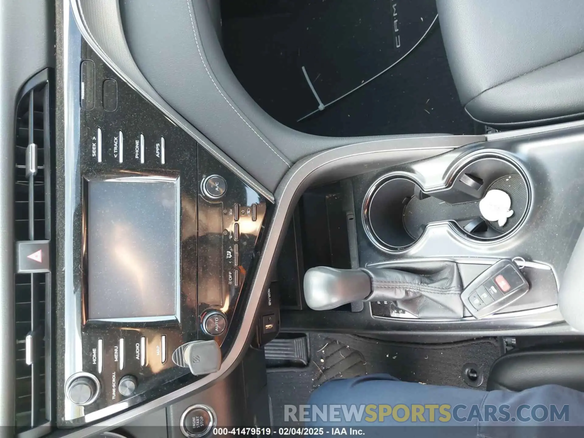 11 fotografías del automóvil dañado 4T1B11HK0KU686081 TOYOTA CAMRY 2019
