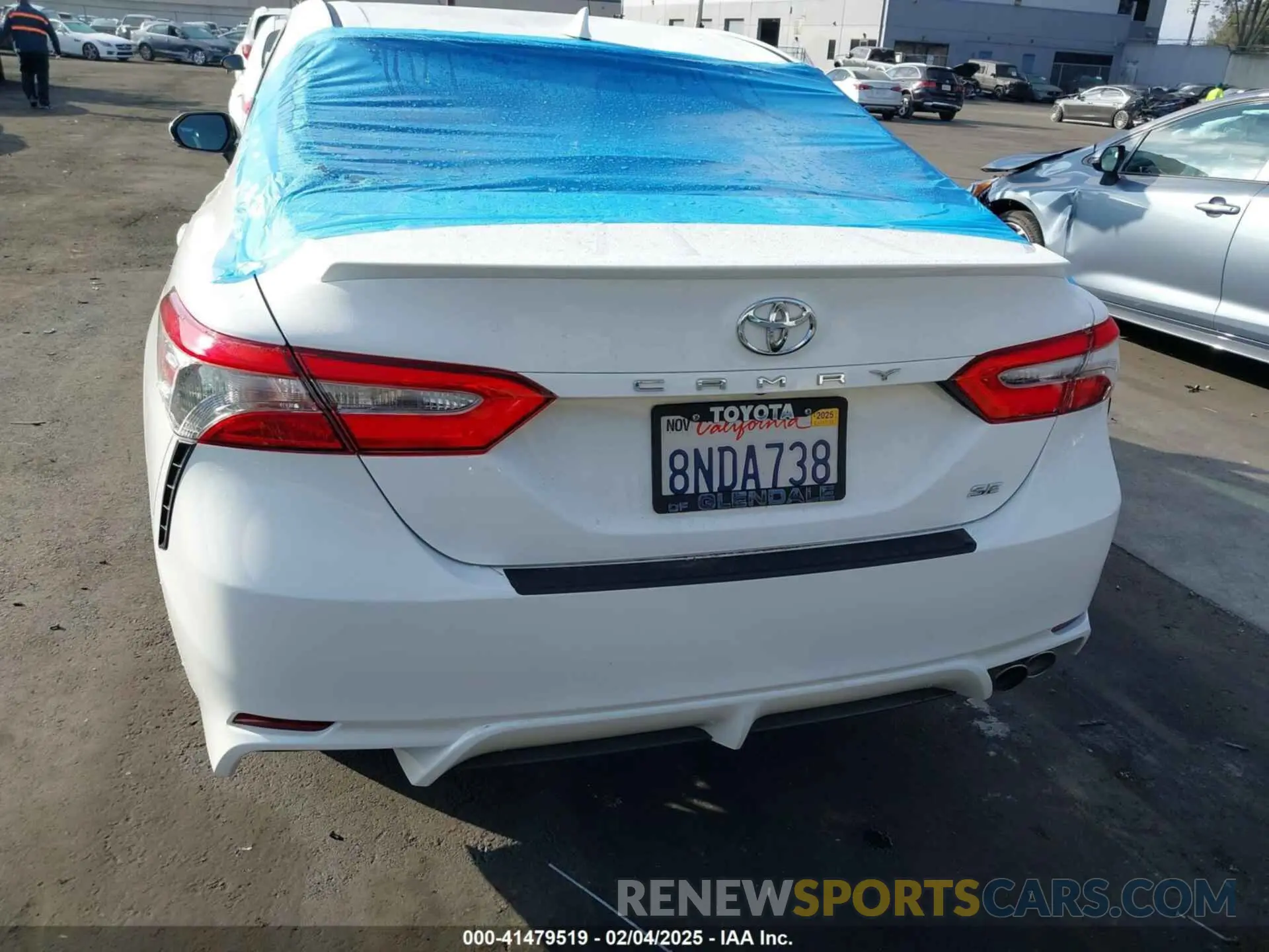 17 fotografías del automóvil dañado 4T1B11HK0KU686081 TOYOTA CAMRY 2019
