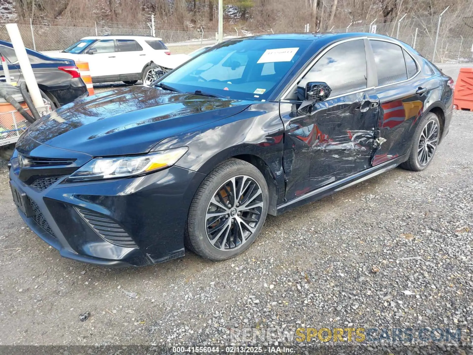 2 fotografías del automóvil dañado 4T1B11HK0KU691233 TOYOTA CAMRY 2019