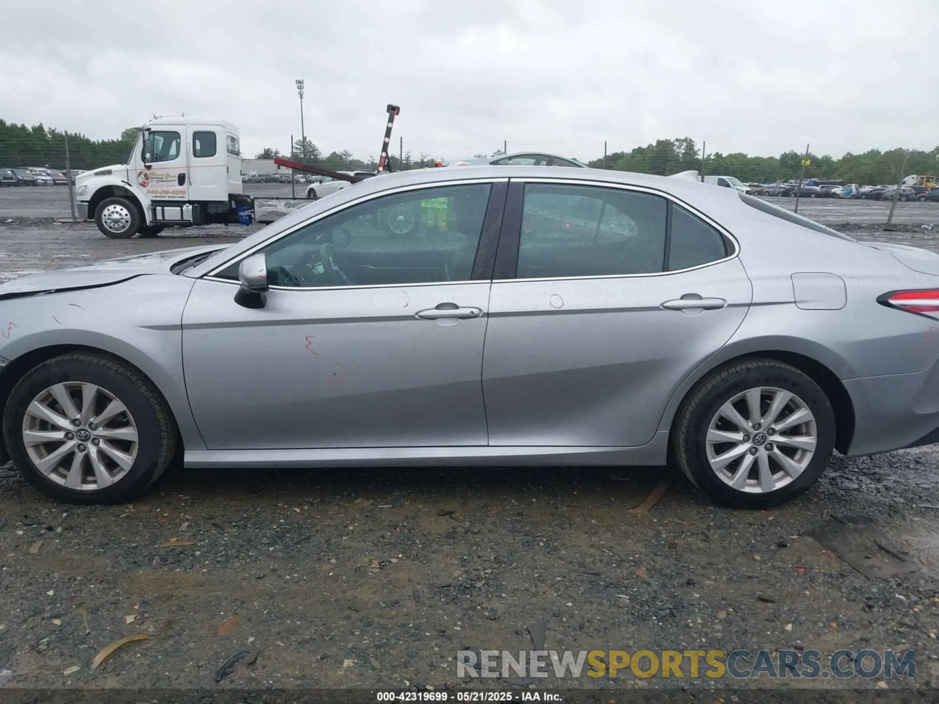 15 fotografías del automóvil dañado 4T1B11HK0KU698215 TOYOTA CAMRY 2019