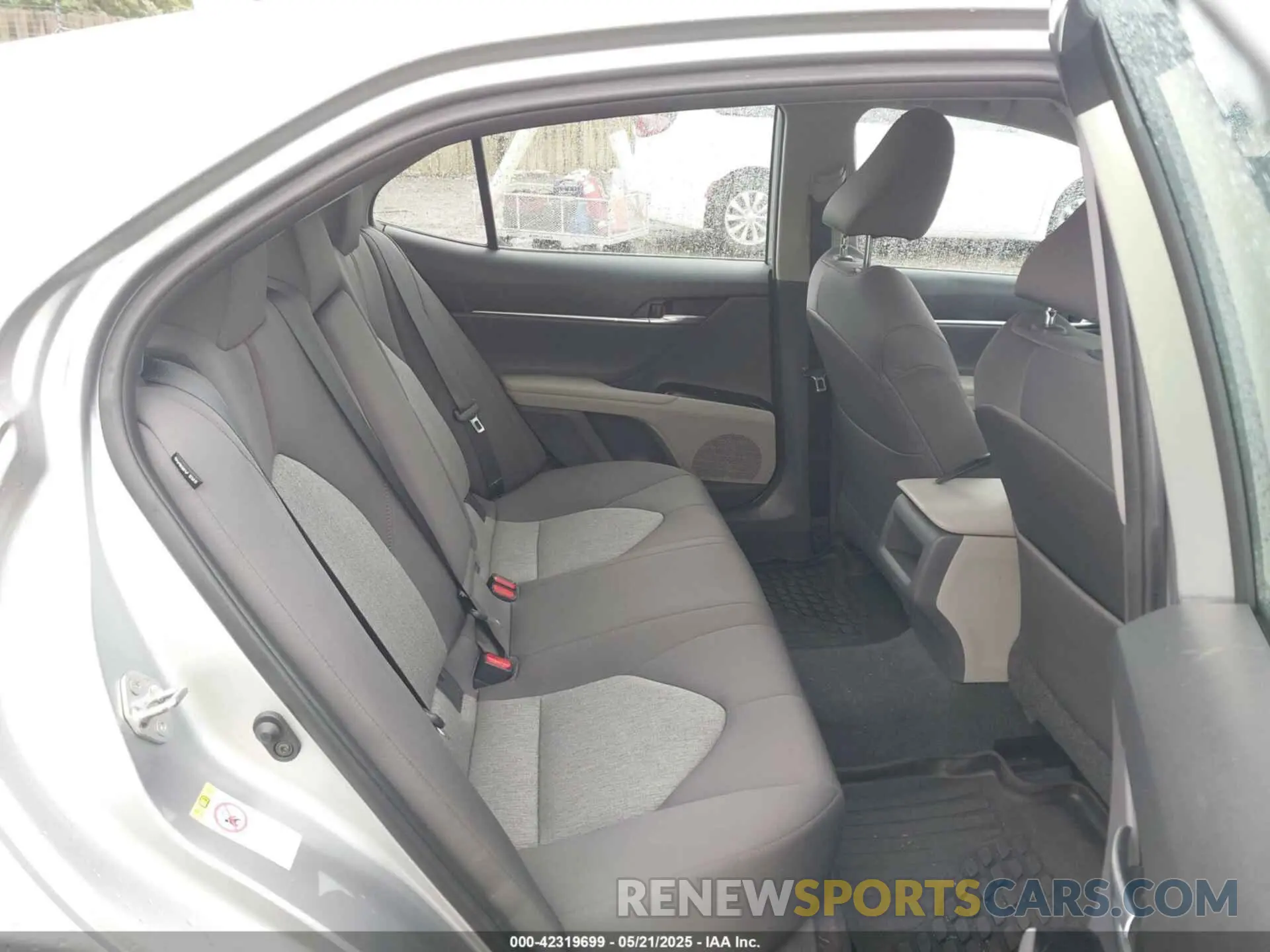 8 fotografías del automóvil dañado 4T1B11HK0KU698215 TOYOTA CAMRY 2019