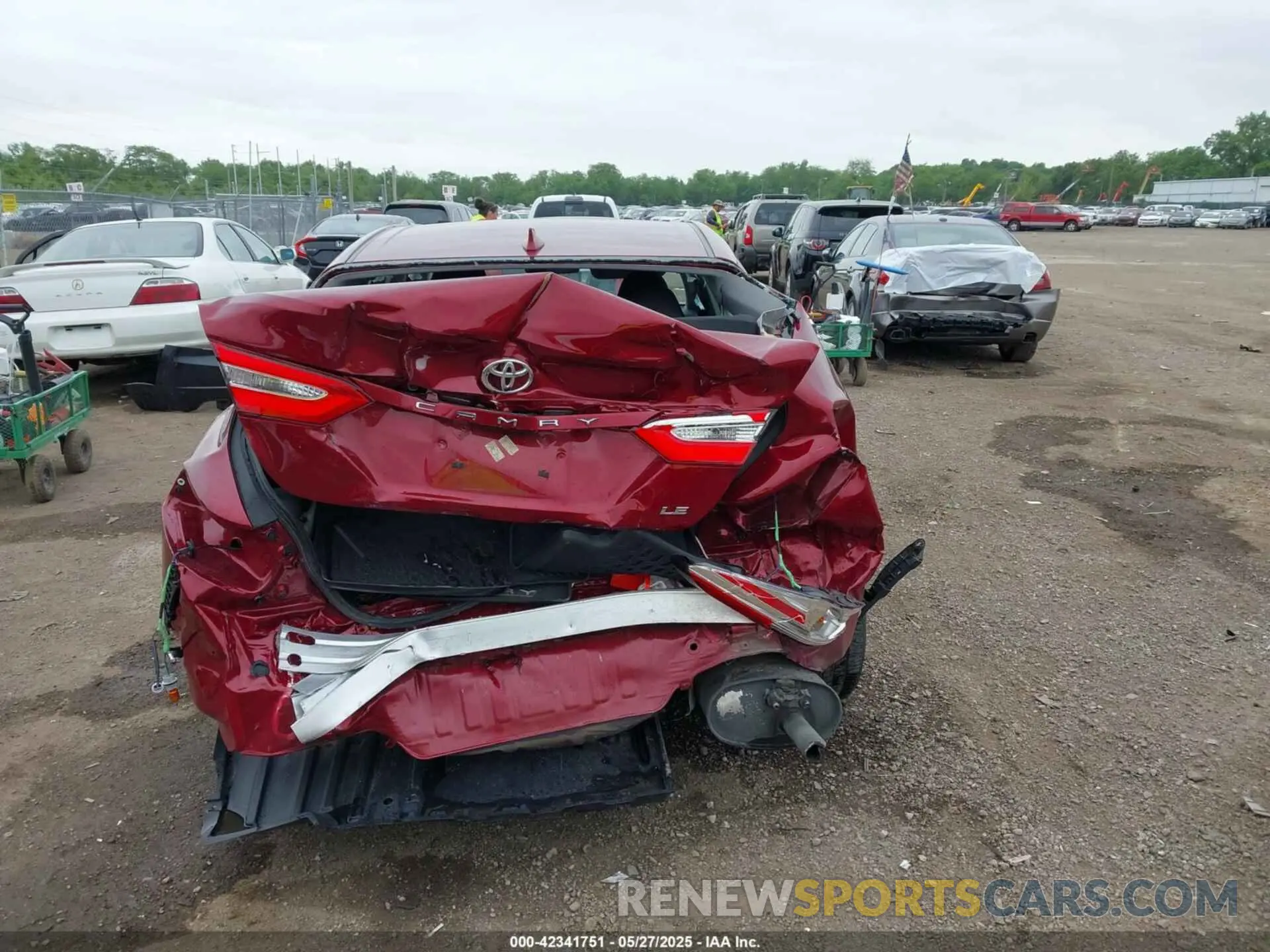 17 fotografías del automóvil dañado 4T1B11HK0KU701422 TOYOTA CAMRY 2019