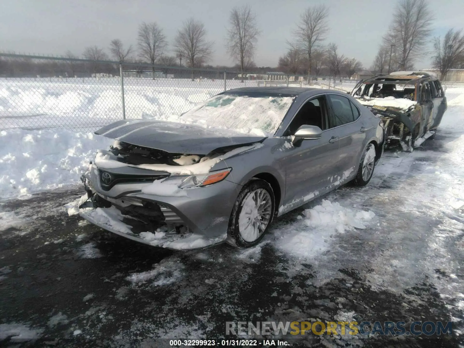 2 fotografías del automóvil dañado 4T1B11HK0KU707625 TOYOTA CAMRY 2019