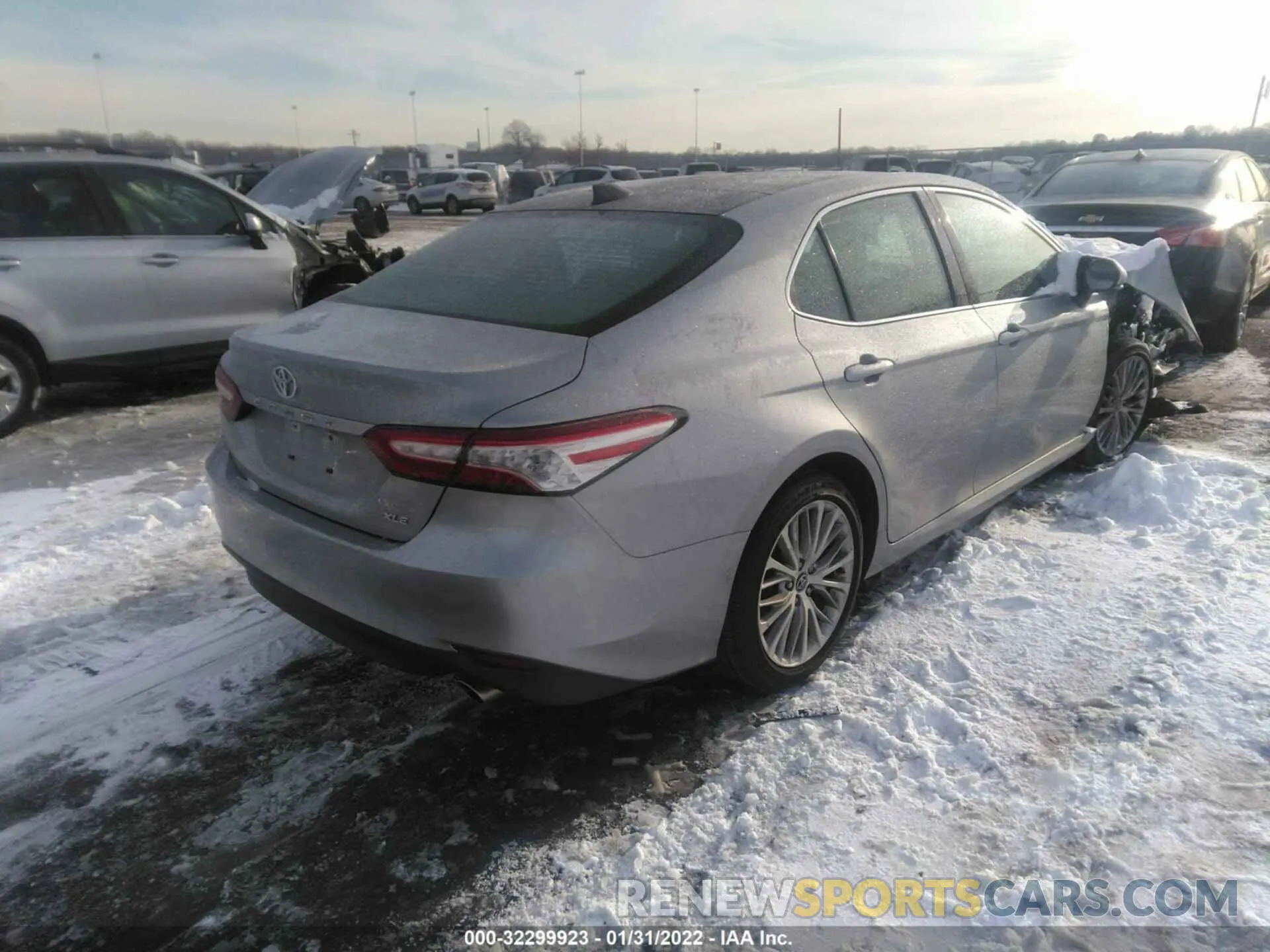 4 fotografías del automóvil dañado 4T1B11HK0KU707625 TOYOTA CAMRY 2019