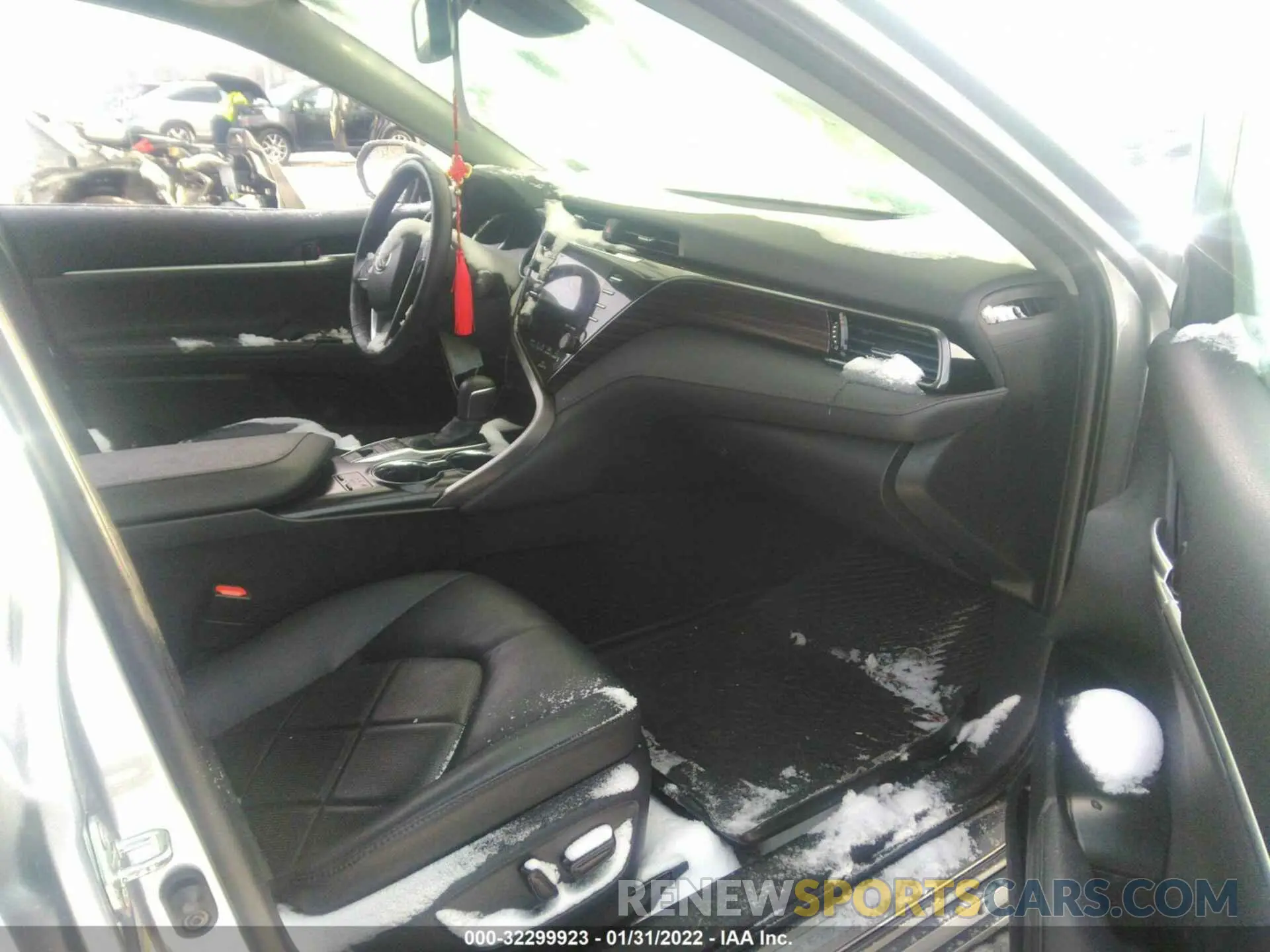 5 fotografías del automóvil dañado 4T1B11HK0KU707625 TOYOTA CAMRY 2019