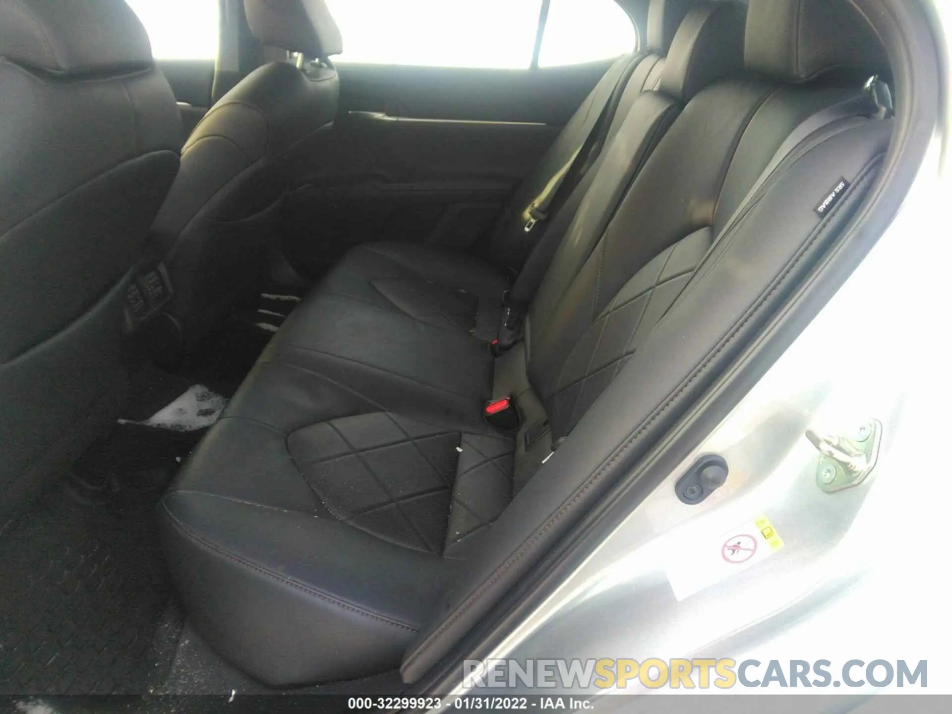 8 fotografías del automóvil dañado 4T1B11HK0KU707625 TOYOTA CAMRY 2019