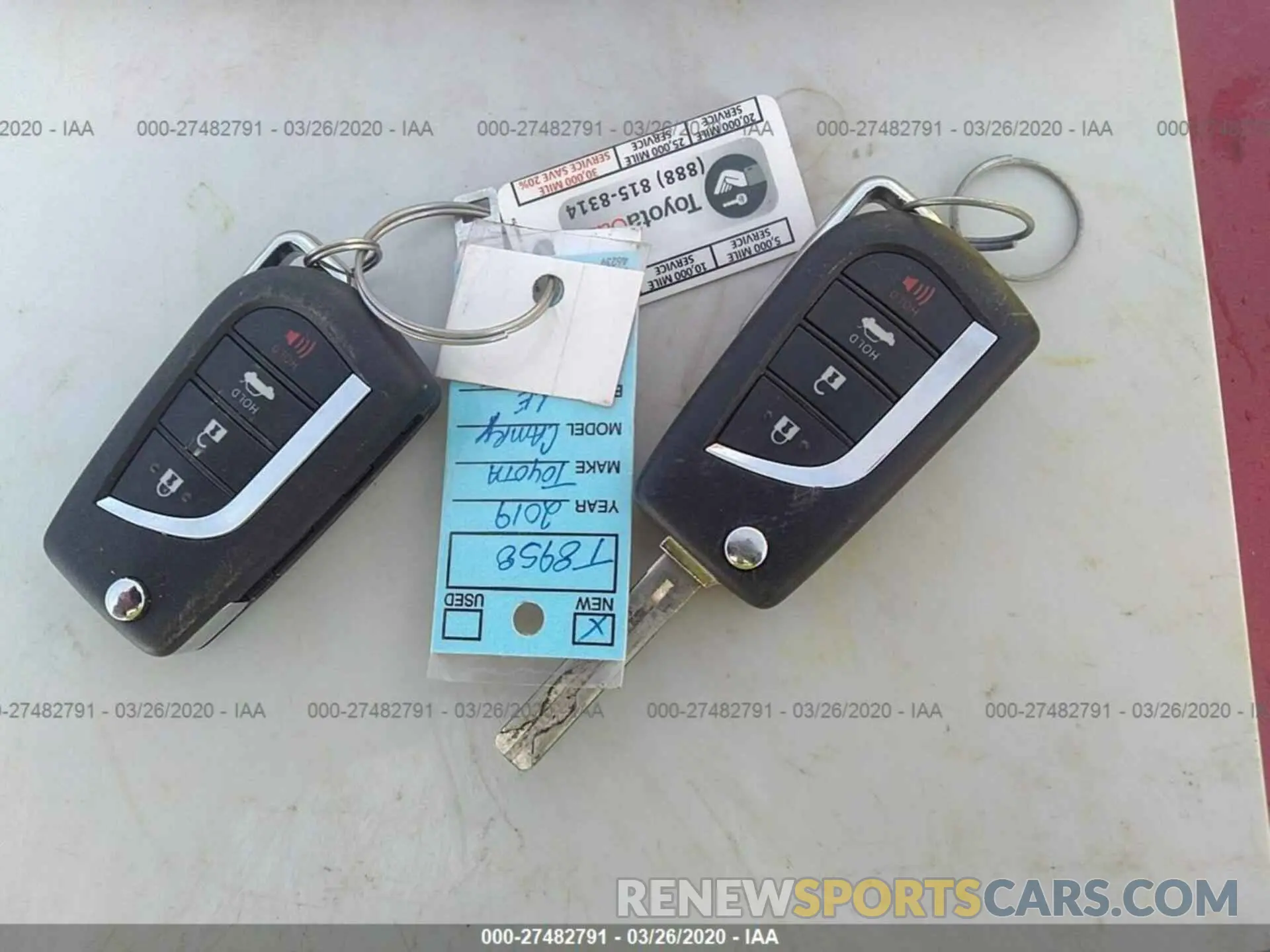 11 fotografías del automóvil dañado 4T1B11HK0KU709942 TOYOTA CAMRY 2019