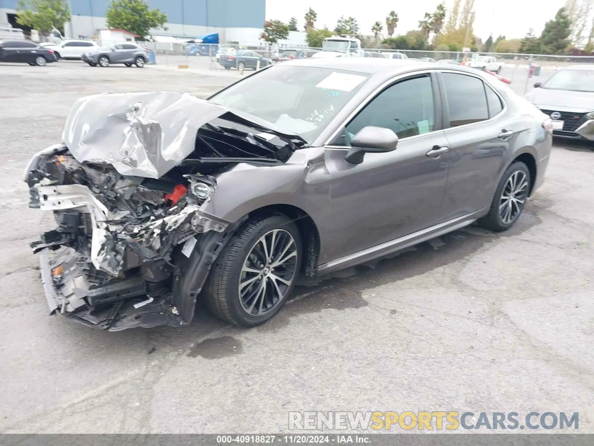 2 fotografías del automóvil dañado 4T1B11HK0KU714011 TOYOTA CAMRY 2019