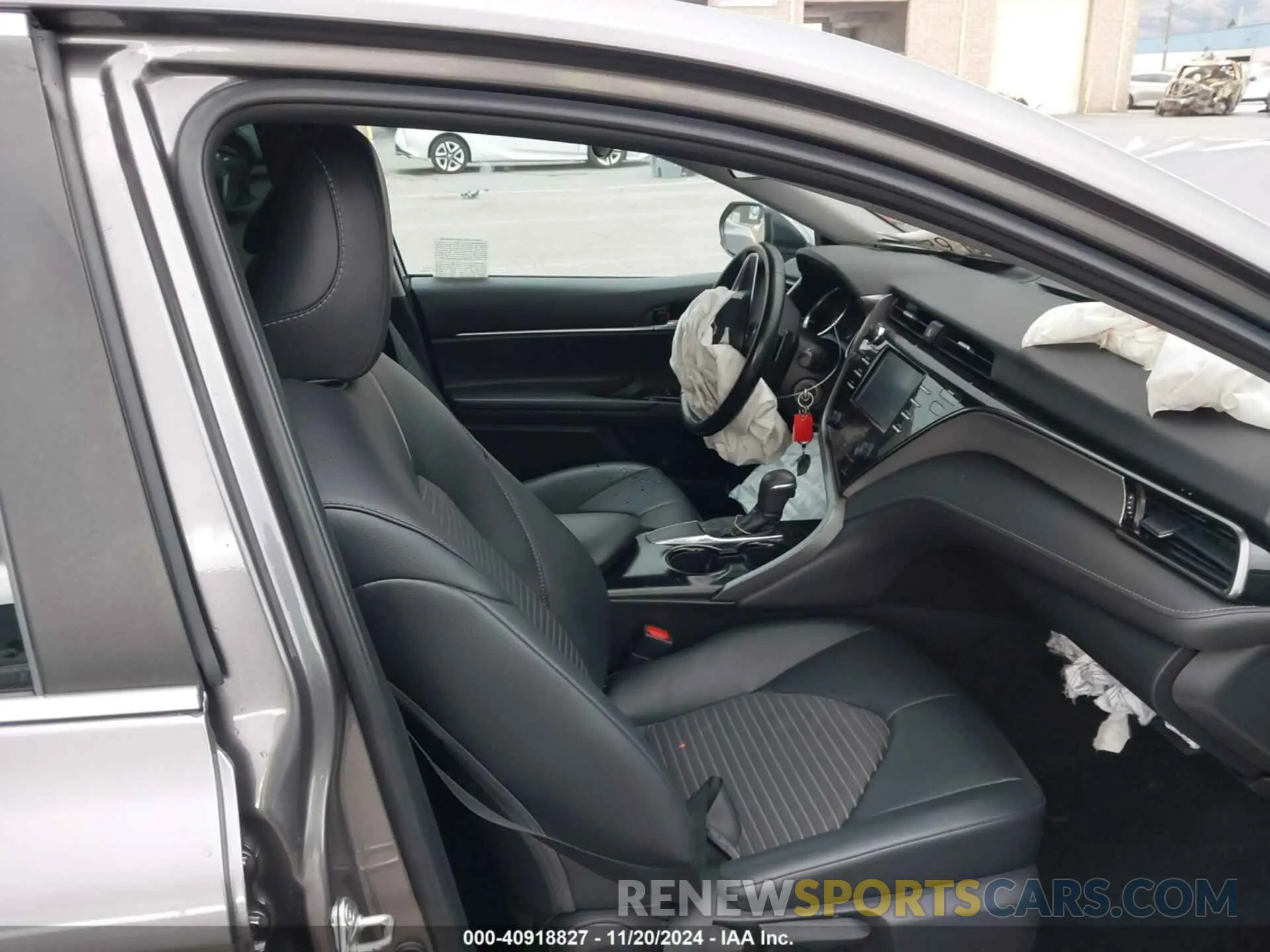 5 fotografías del automóvil dañado 4T1B11HK0KU714011 TOYOTA CAMRY 2019