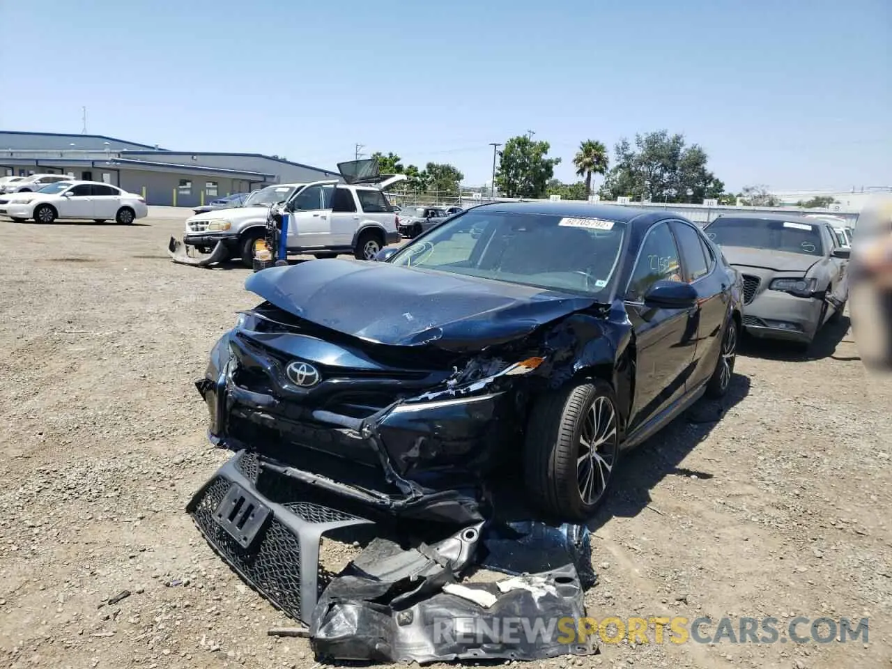 2 fotografías del automóvil dañado 4T1B11HK0KU723467 TOYOTA CAMRY 2019