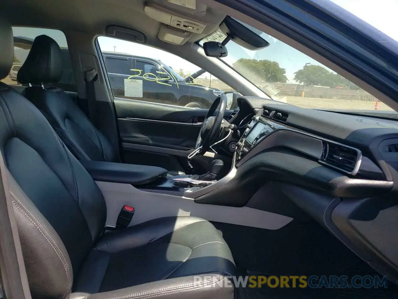 5 fotografías del automóvil dañado 4T1B11HK0KU723467 TOYOTA CAMRY 2019