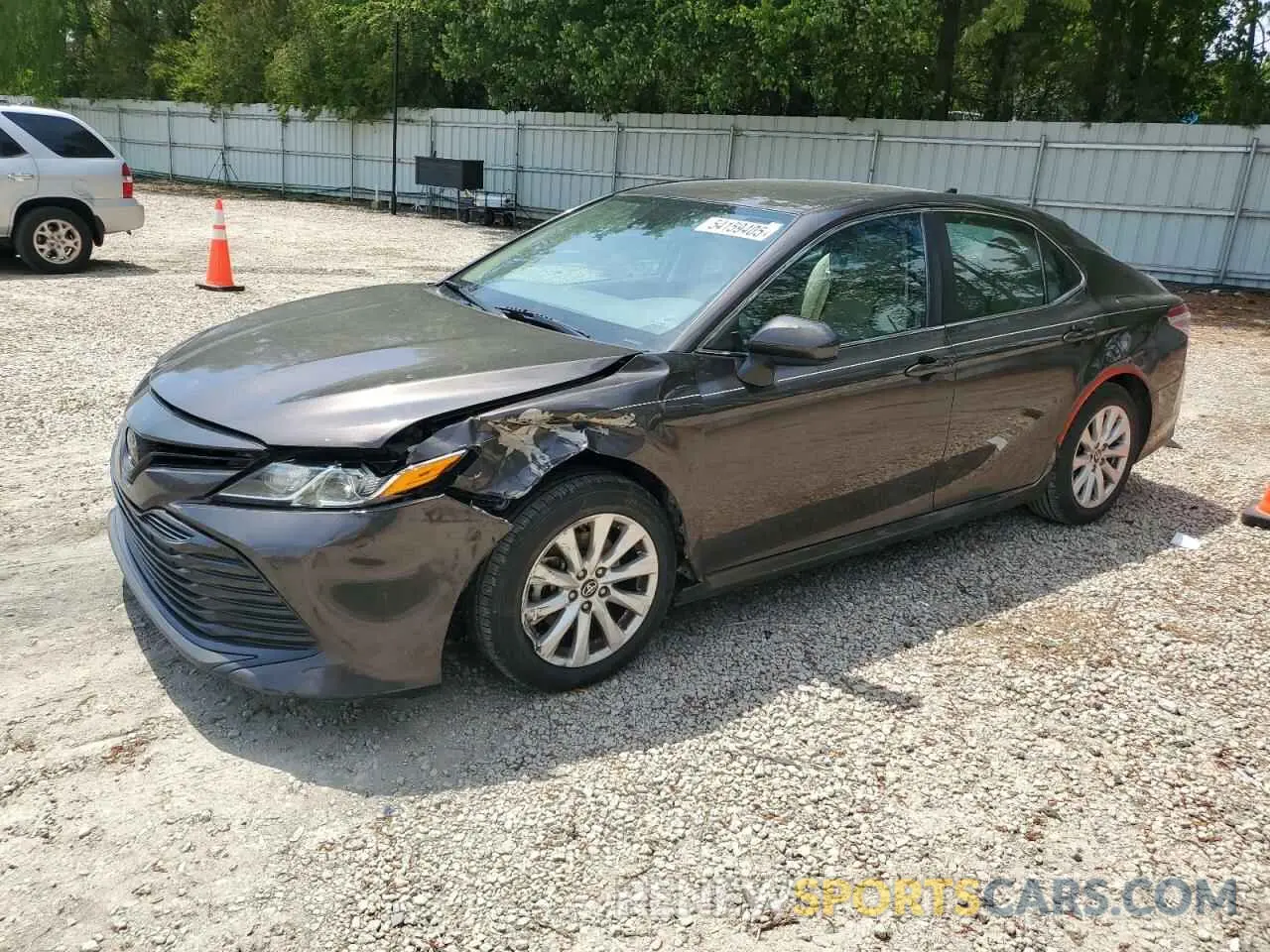 1 fotografías del automóvil dañado 4T1B11HK0KU726675 TOYOTA CAMRY 2019