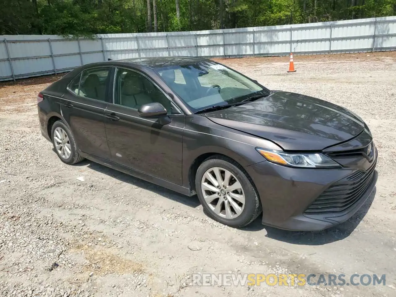 4 fotografías del automóvil dañado 4T1B11HK0KU726675 TOYOTA CAMRY 2019