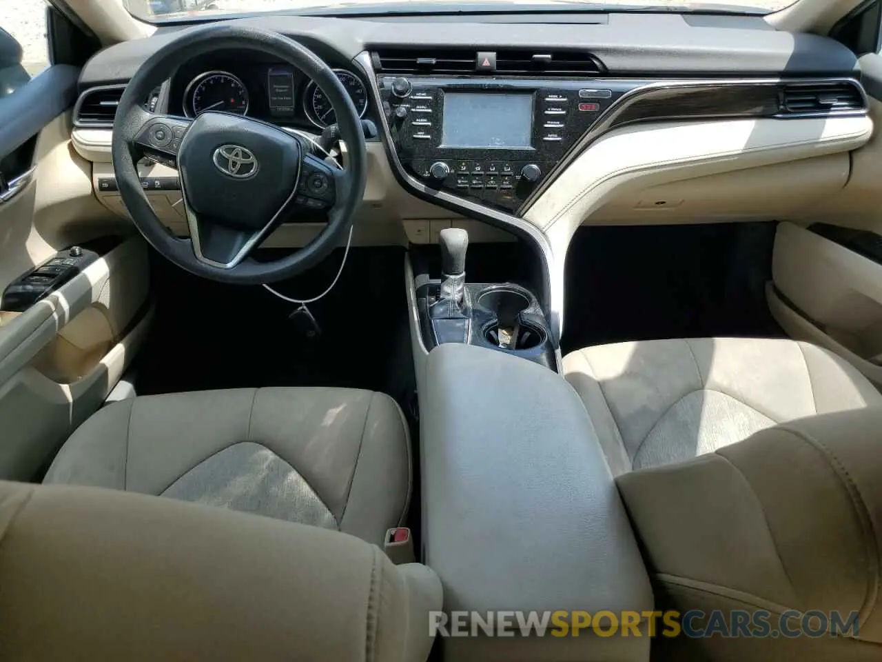 8 fotografías del automóvil dañado 4T1B11HK0KU726675 TOYOTA CAMRY 2019