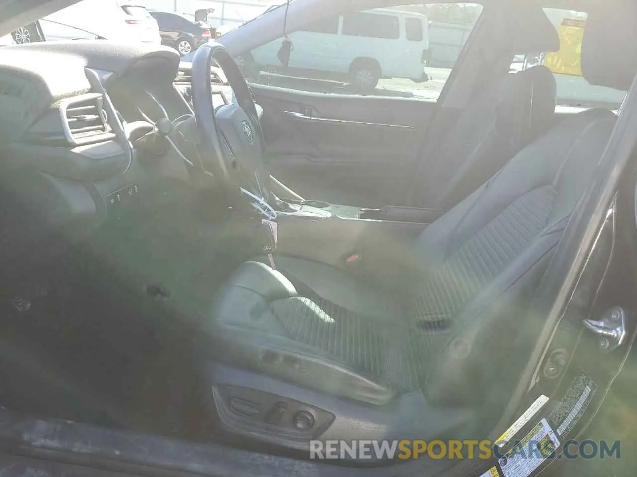 7 fotografías del automóvil dañado 4T1B11HK0KU729916 TOYOTA CAMRY 2019