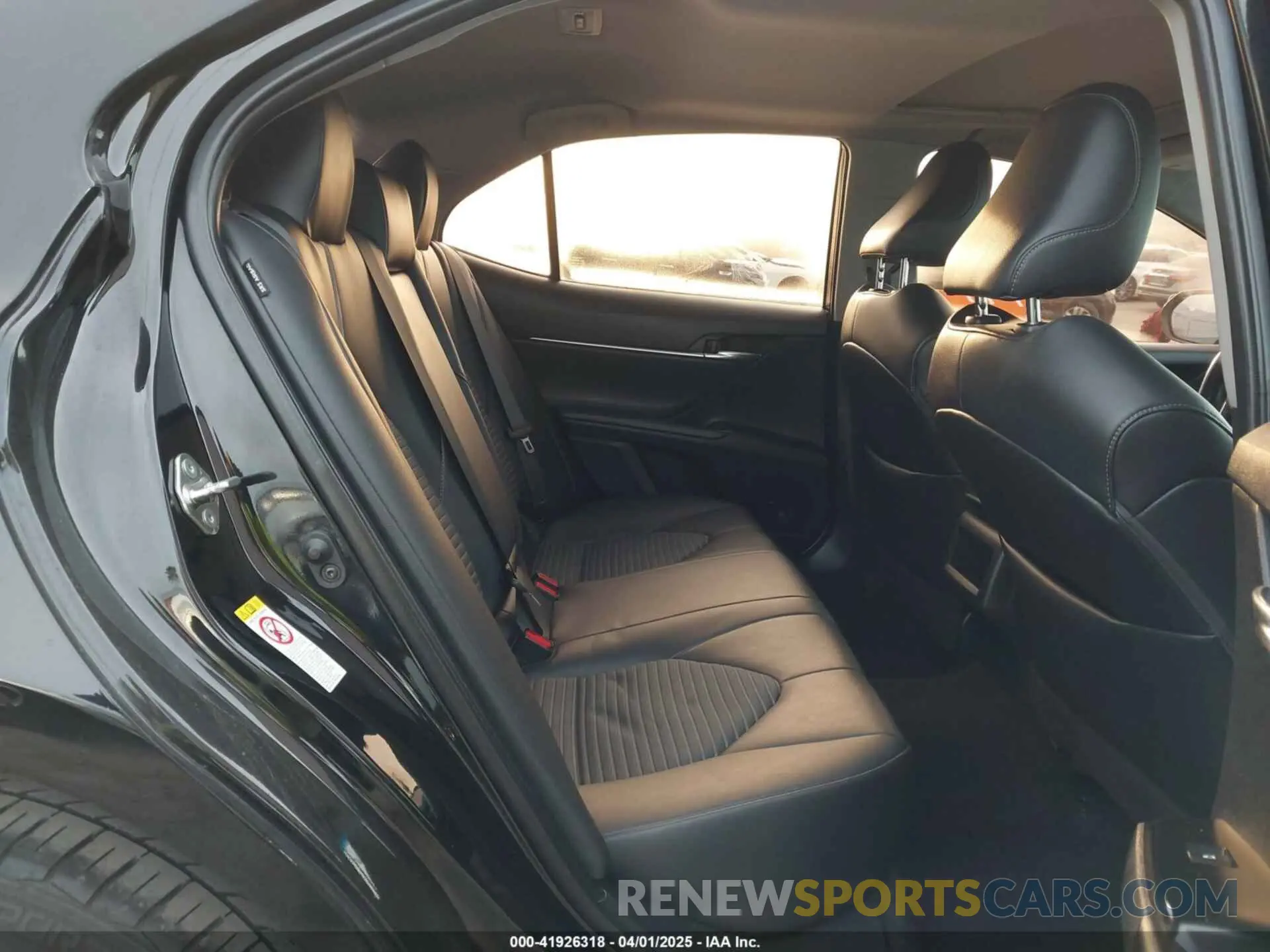 8 fotografías del automóvil dañado 4T1B11HK0KU730077 TOYOTA CAMRY 2019