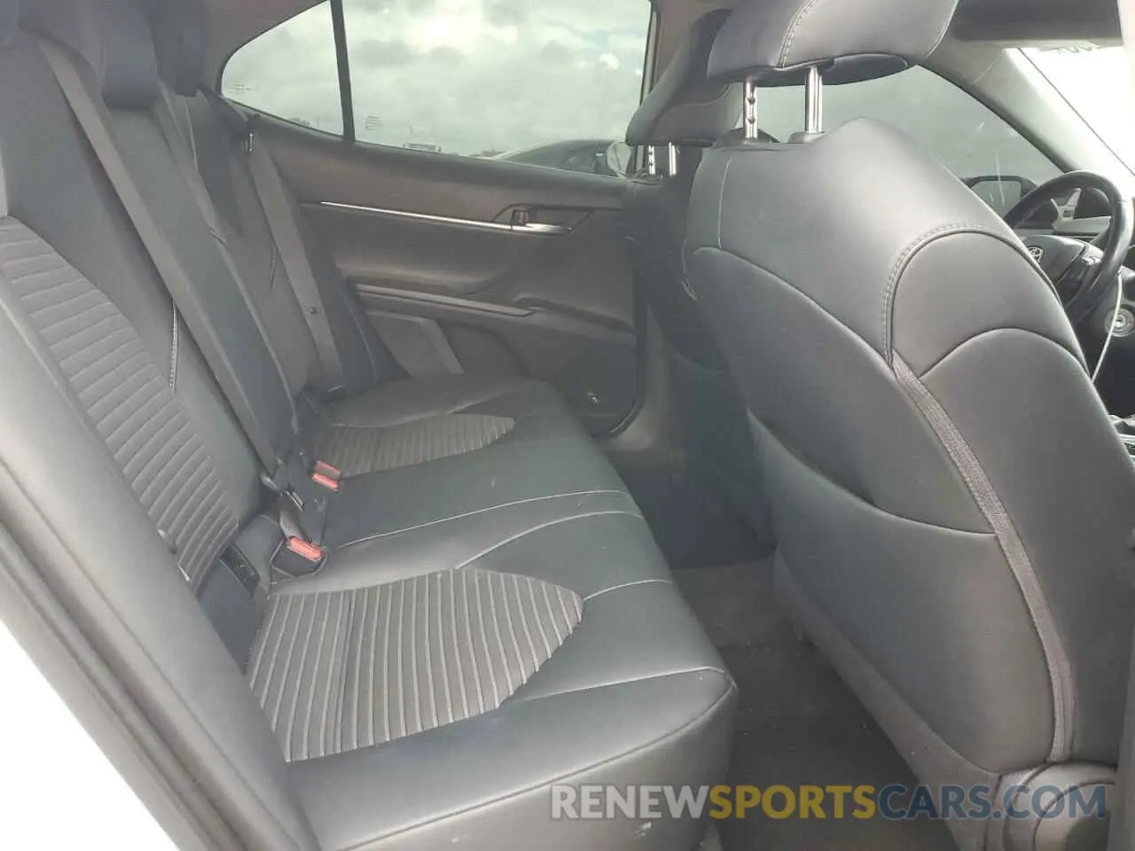 10 fotografías del automóvil dañado 4T1B11HK0KU733500 TOYOTA CAMRY 2019