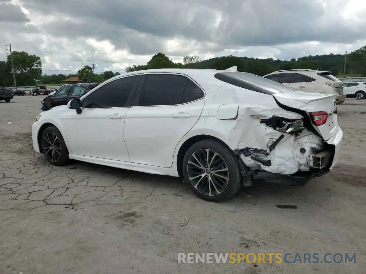 2 fotografías del automóvil dañado 4T1B11HK0KU733500 TOYOTA CAMRY 2019