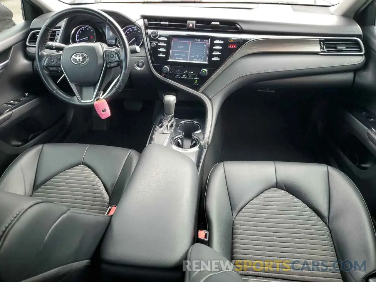8 fotografías del automóvil dañado 4T1B11HK0KU739913 TOYOTA CAMRY 2019