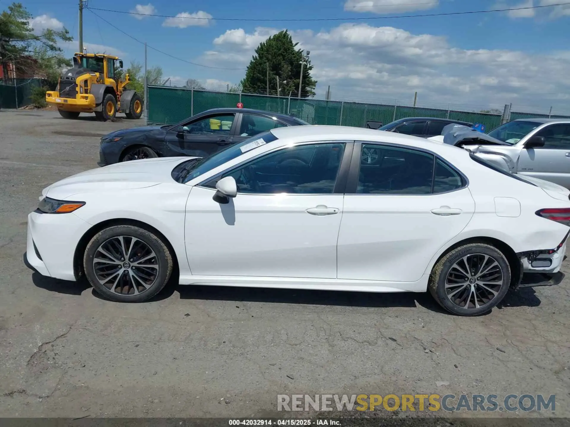 14 fotografías del automóvil dañado 4T1B11HK0KU754797 TOYOTA CAMRY 2019