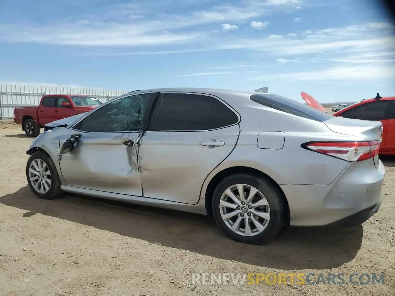 2 fotografías del automóvil dañado 4T1B11HK0KU763600 TOYOTA CAMRY 2019