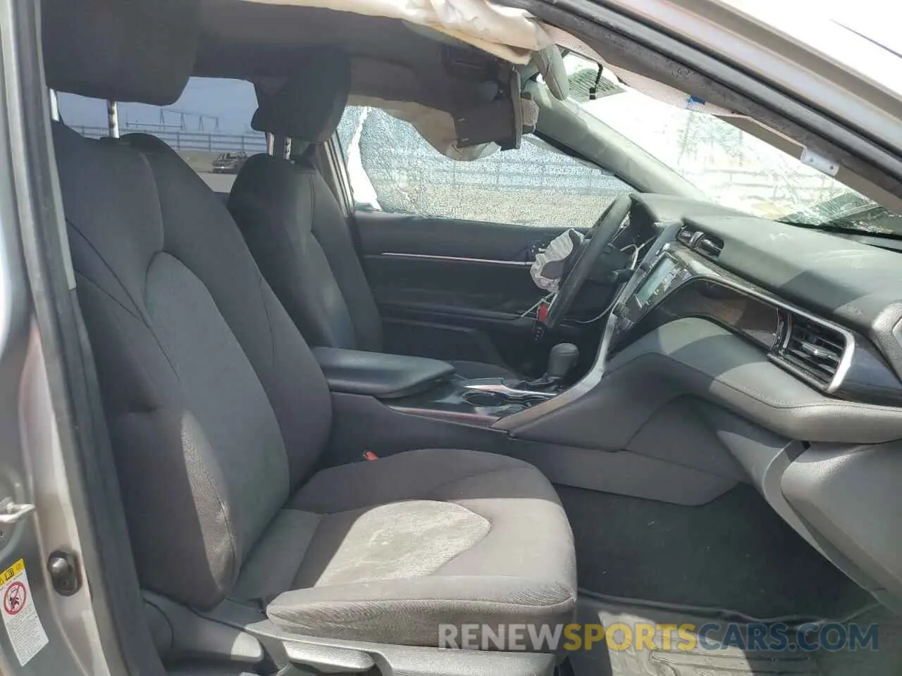 7 fotografías del automóvil dañado 4T1B11HK0KU763600 TOYOTA CAMRY 2019
