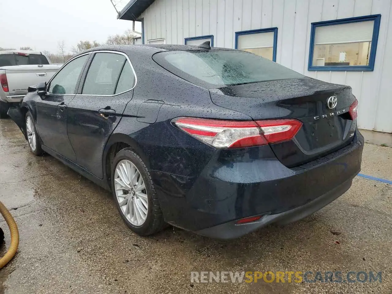 2 fotografías del automóvil dañado 4T1B11HK0KU767047 TOYOTA CAMRY 2019
