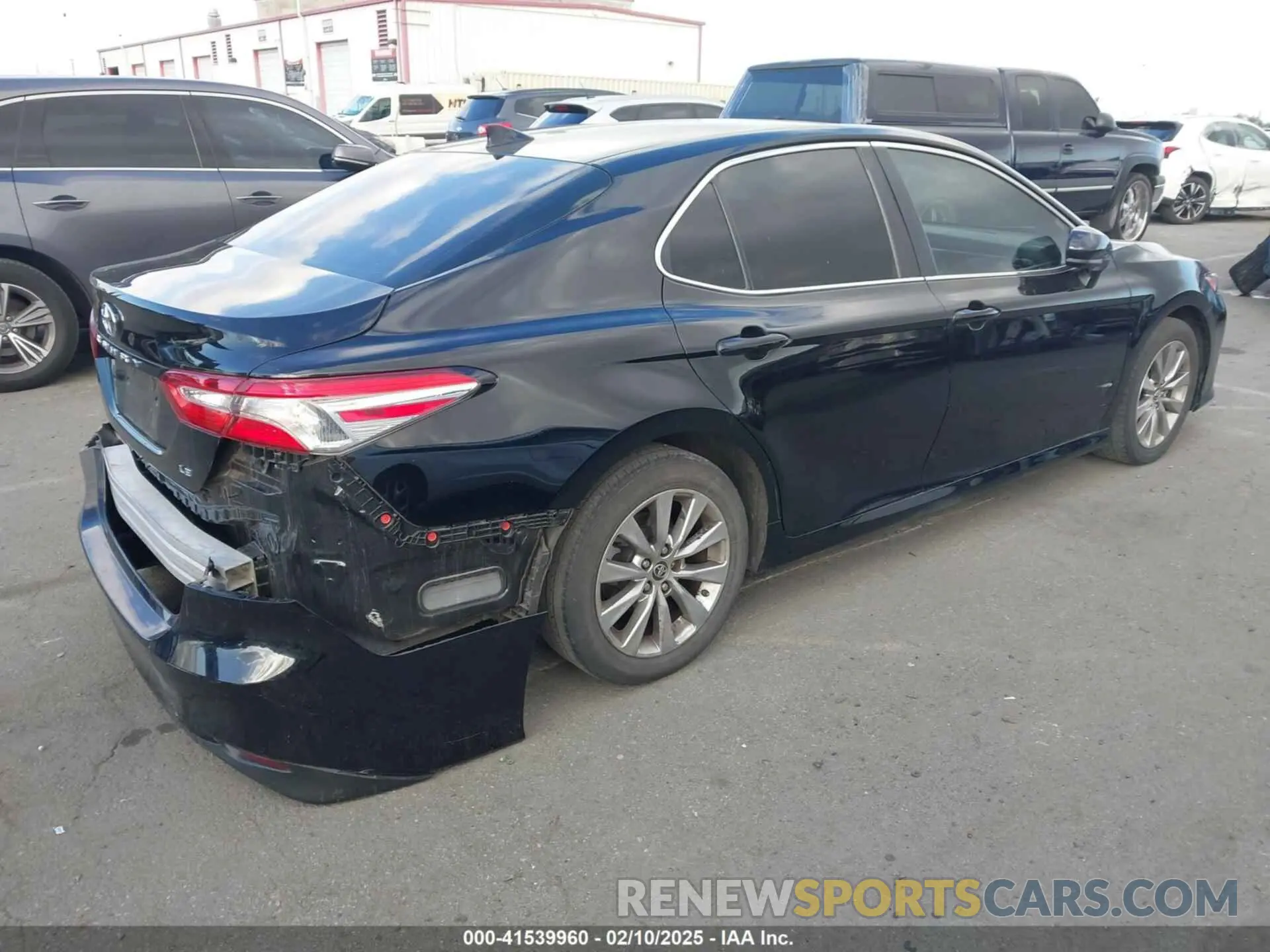 4 fotografías del automóvil dañado 4T1B11HK0KU767565 TOYOTA CAMRY 2019