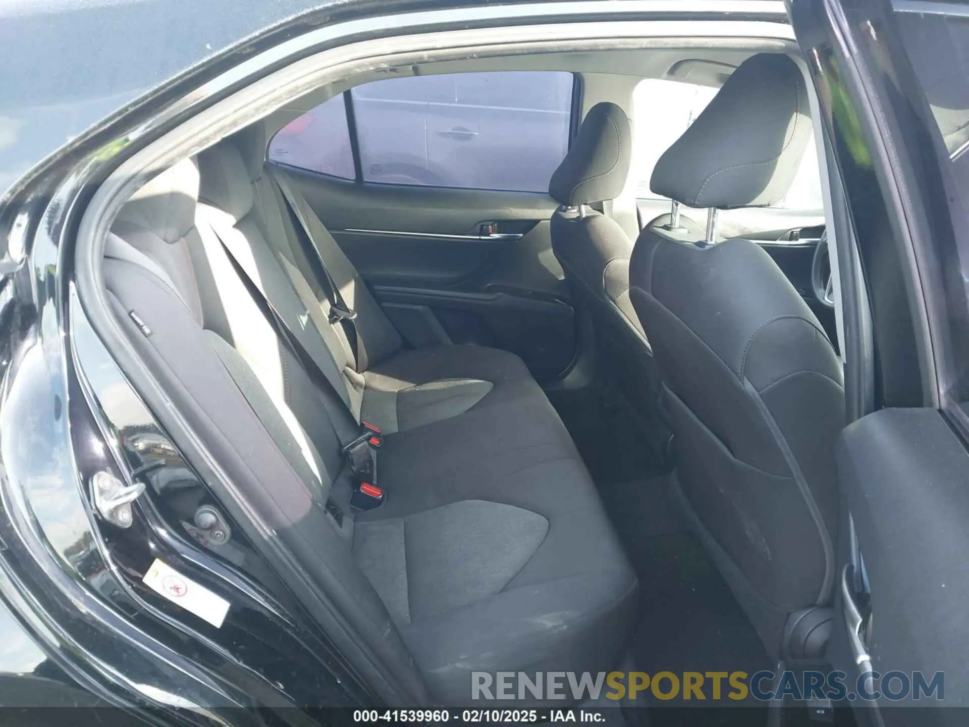 8 fotografías del automóvil dañado 4T1B11HK0KU767565 TOYOTA CAMRY 2019