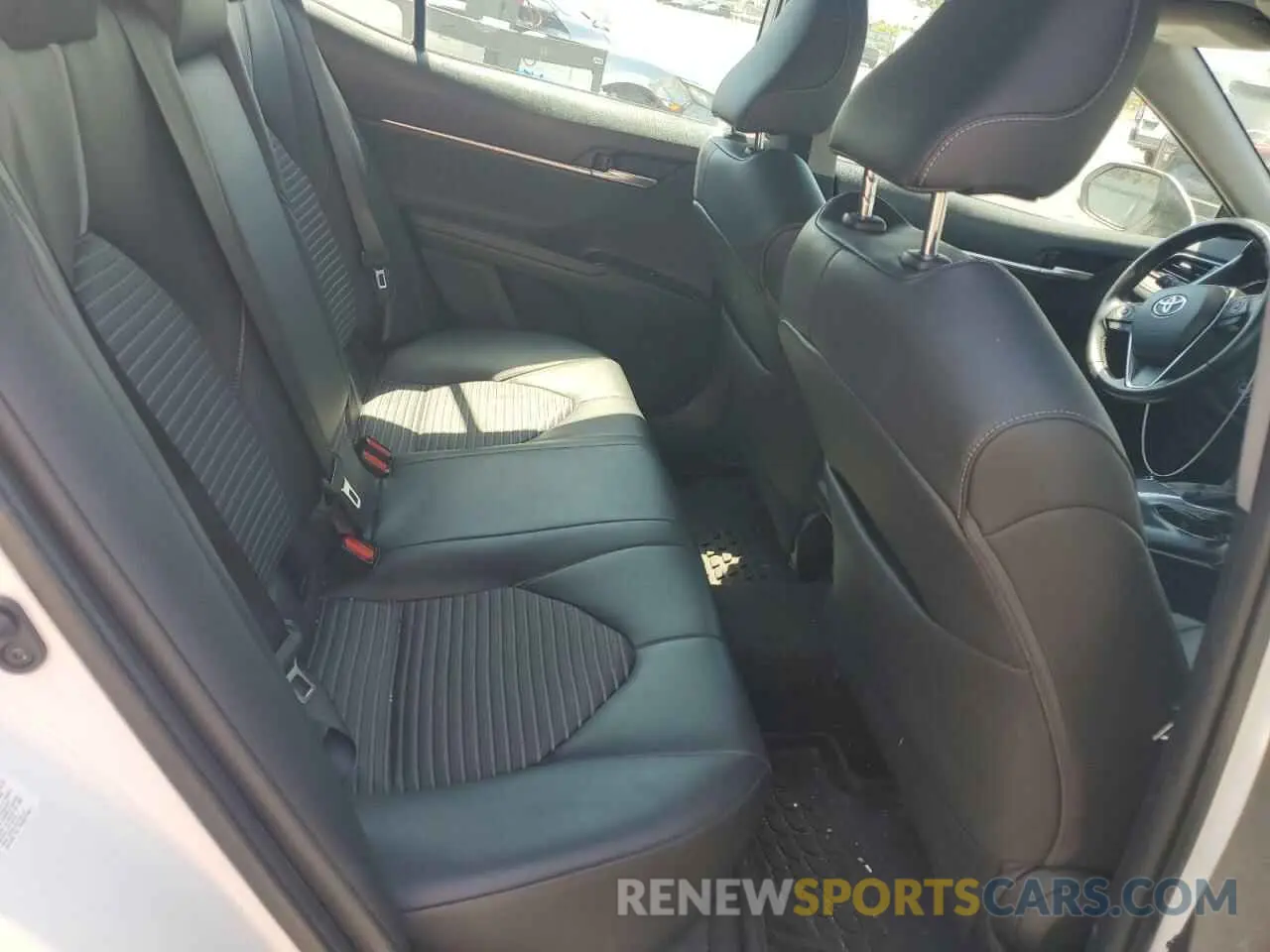 10 fotografías del automóvil dañado 4T1B11HK0KU779330 TOYOTA CAMRY 2019