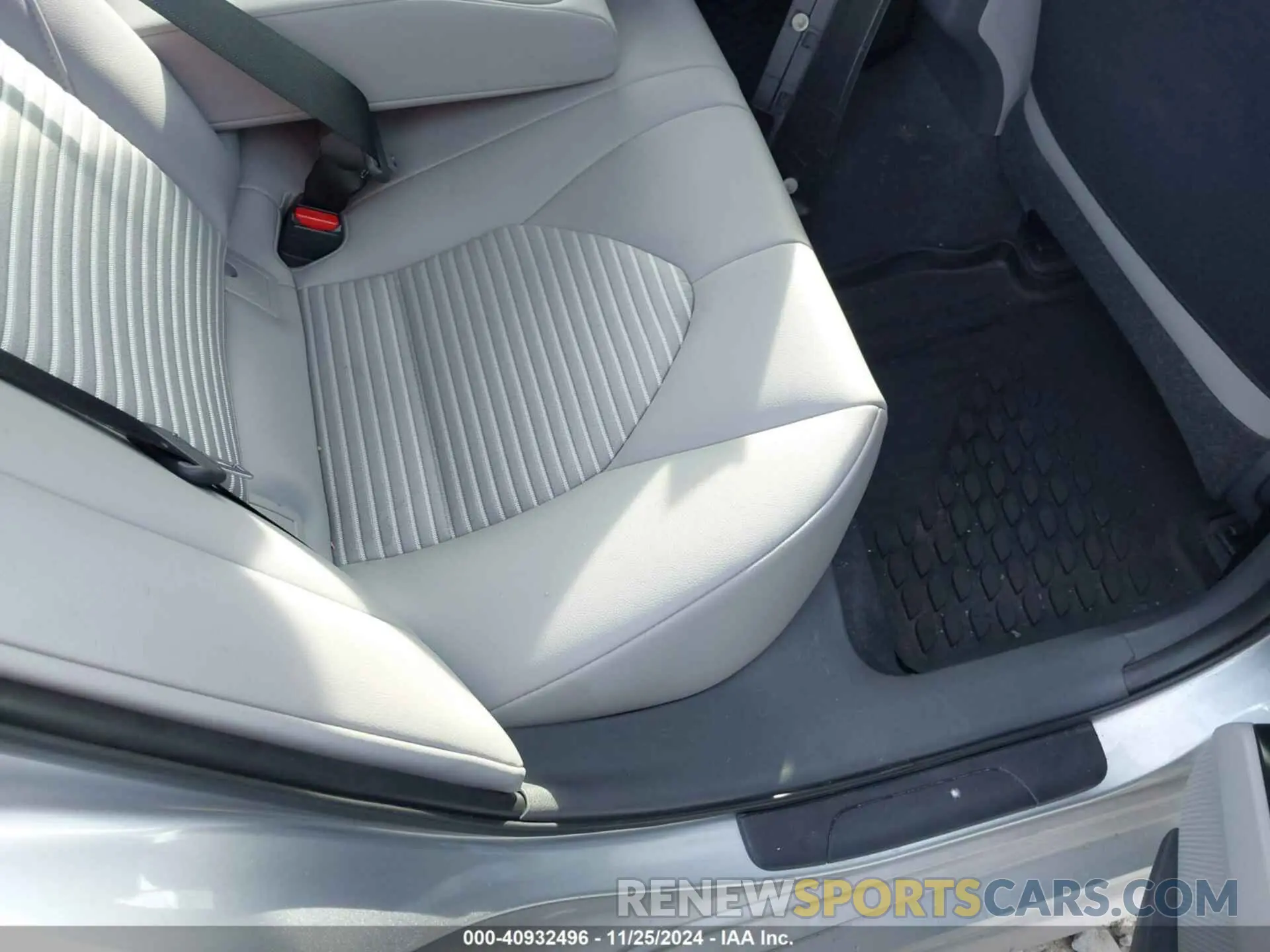 8 fotografías del automóvil dañado 4T1B11HK0KU785886 TOYOTA CAMRY 2019