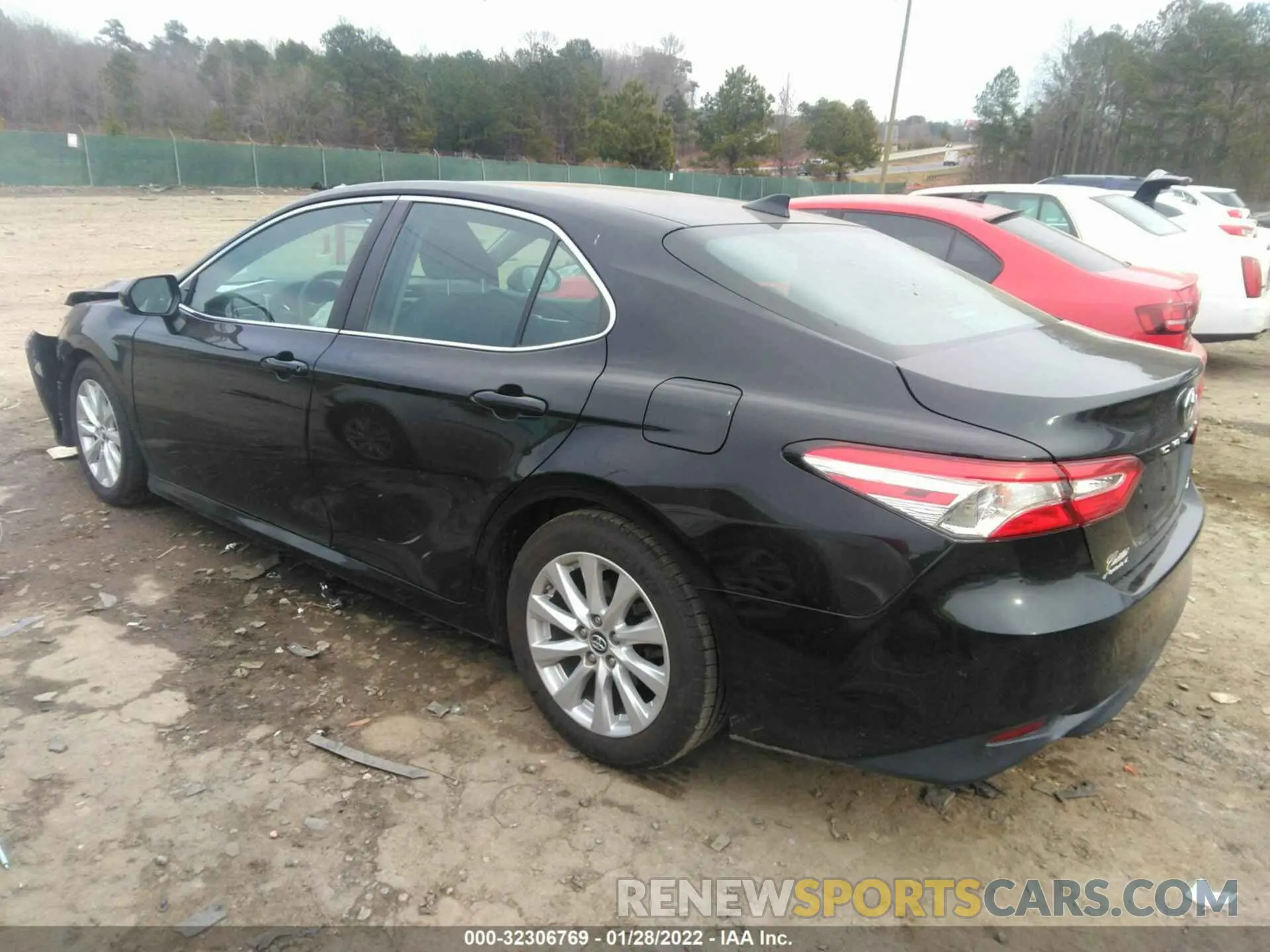 3 fotografías del automóvil dañado 4T1B11HK0KU786410 TOYOTA CAMRY 2019