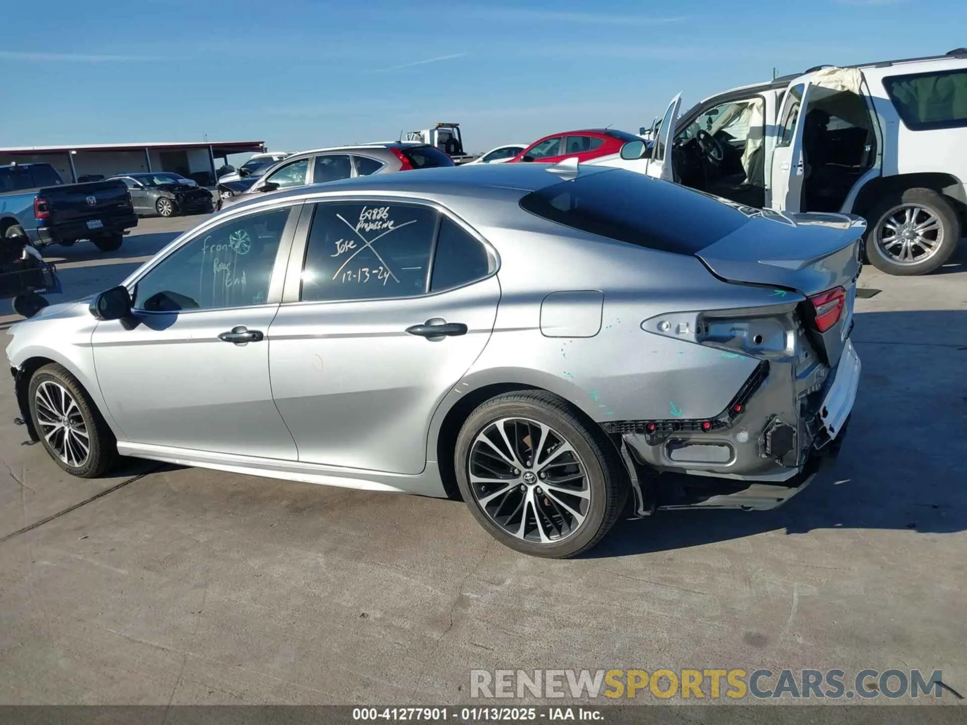 14 fotografías del automóvil dañado 4T1B11HK0KU787685 TOYOTA CAMRY 2019