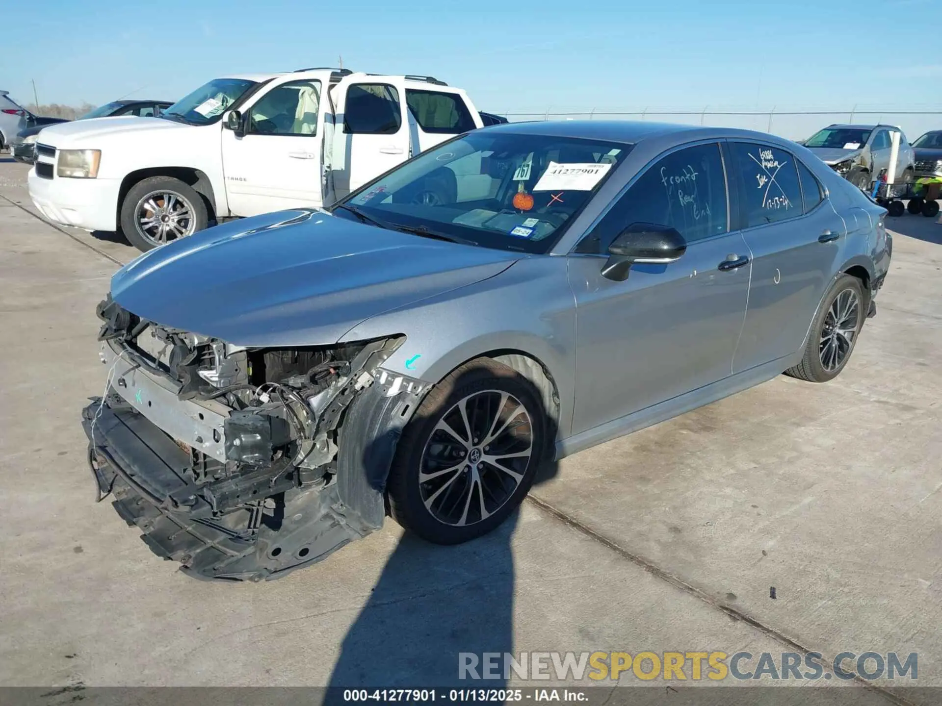 2 fotografías del automóvil dañado 4T1B11HK0KU787685 TOYOTA CAMRY 2019