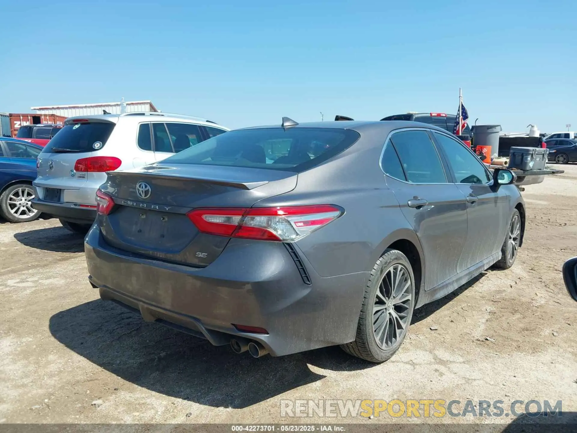 4 fotografías del automóvil dañado 4T1B11HK0KU787945 TOYOTA CAMRY 2019