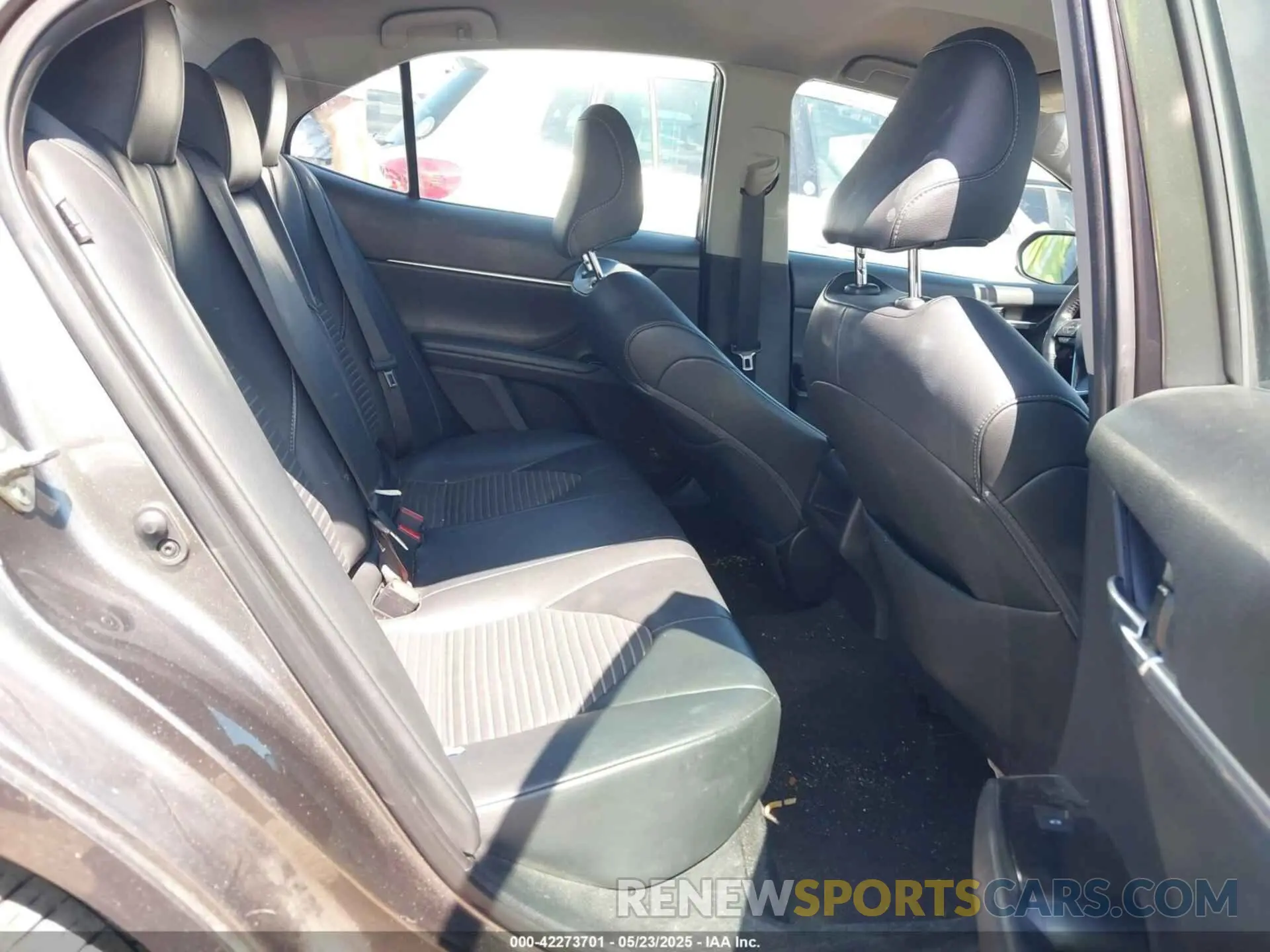 8 fotografías del automóvil dañado 4T1B11HK0KU787945 TOYOTA CAMRY 2019