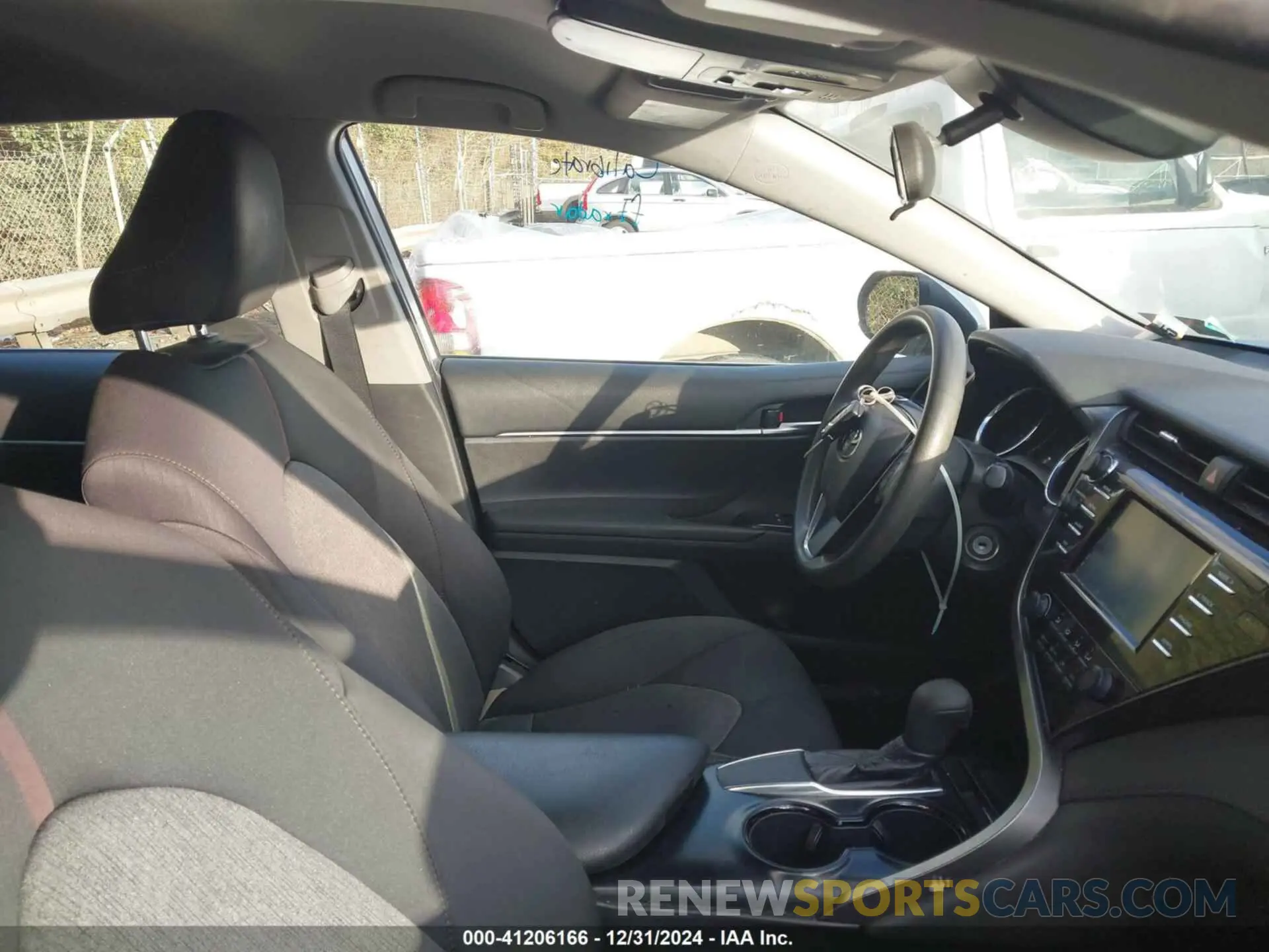 5 fotografías del automóvil dañado 4T1B11HK0KU791767 TOYOTA CAMRY 2019