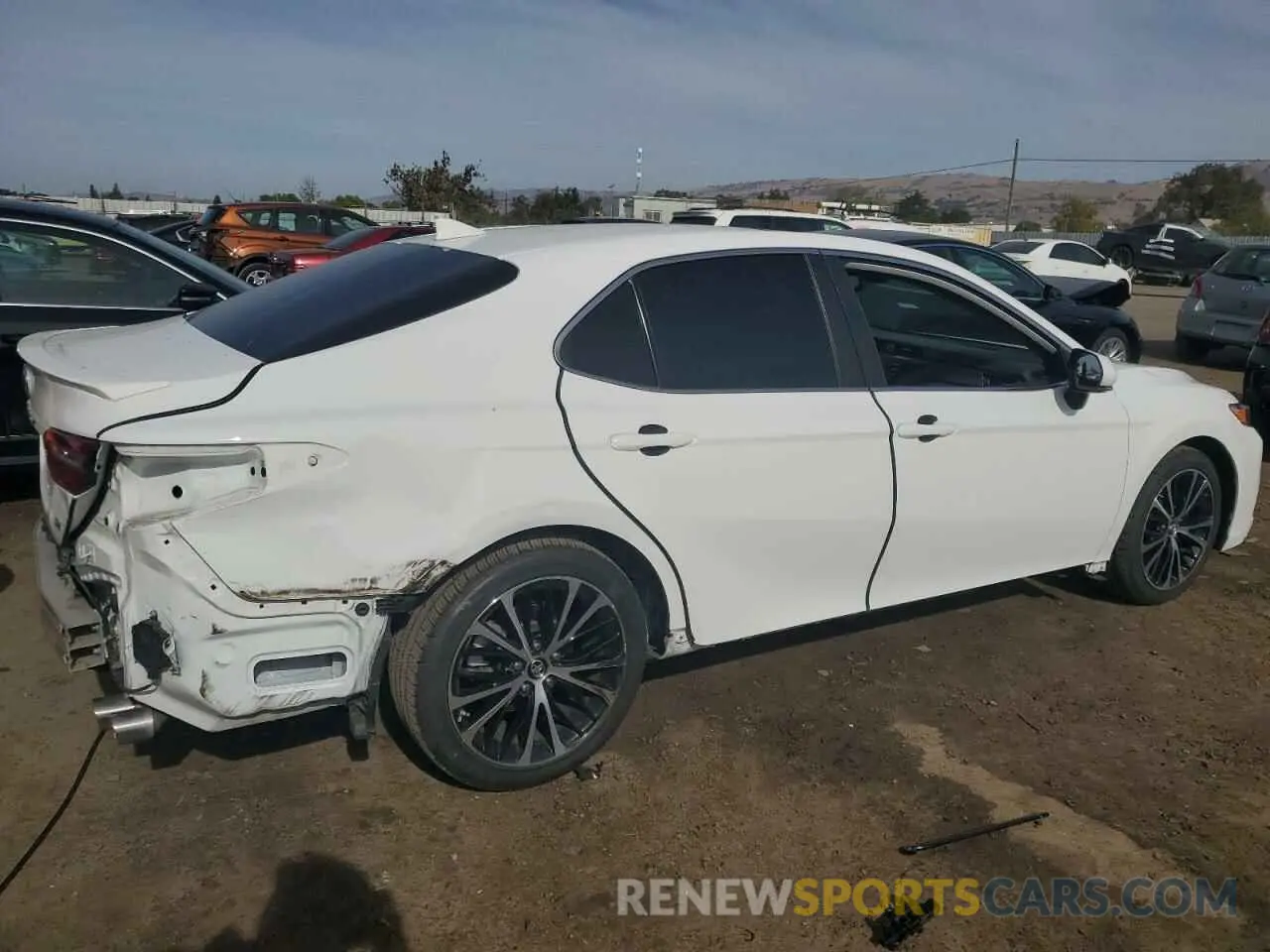 3 fotografías del automóvil dañado 4T1B11HK0KU793003 TOYOTA CAMRY 2019