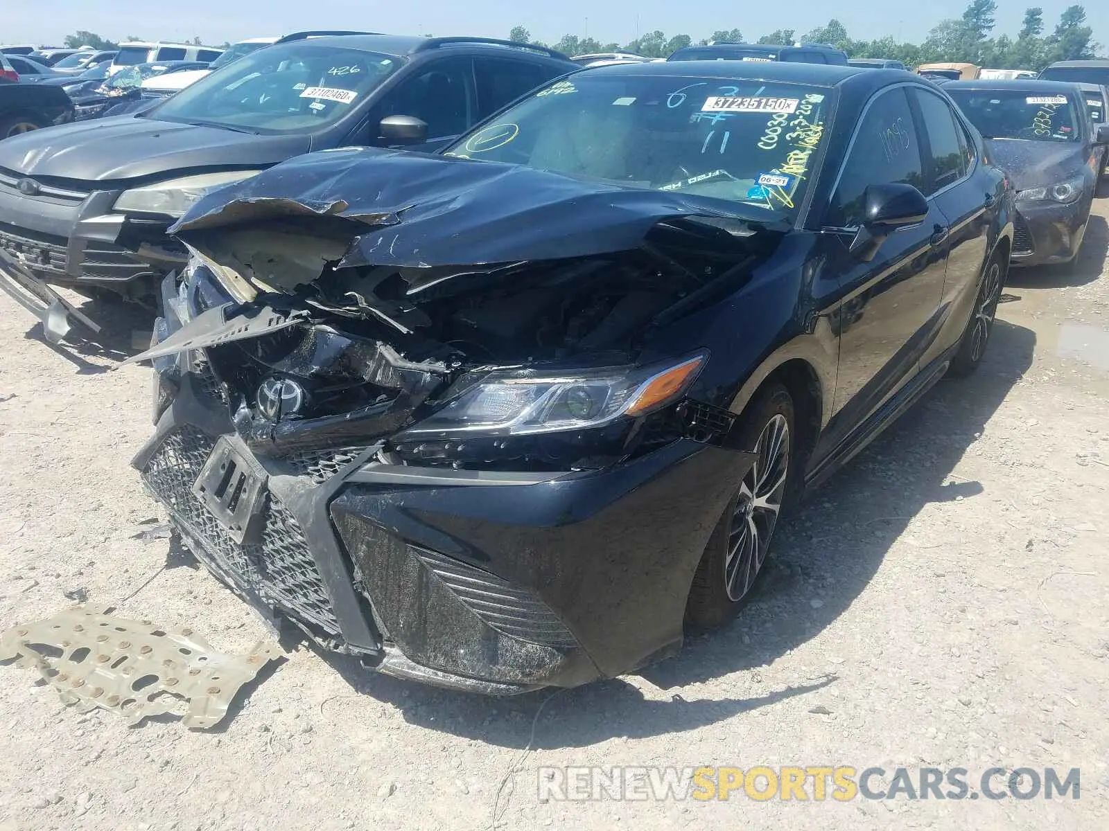2 fotografías del automóvil dañado 4T1B11HK0KU796192 TOYOTA CAMRY 2019