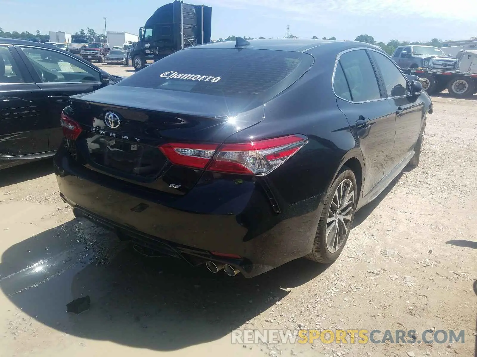 4 fotografías del automóvil dañado 4T1B11HK0KU796192 TOYOTA CAMRY 2019