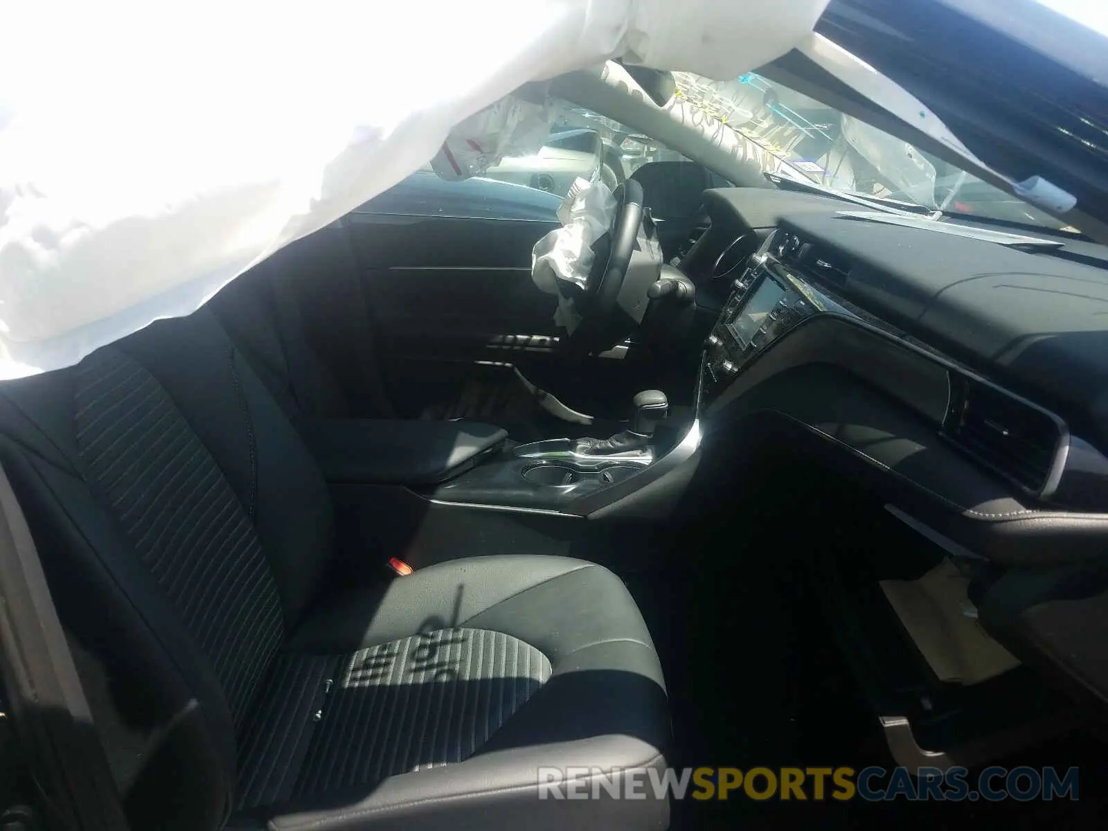 5 fotografías del automóvil dañado 4T1B11HK0KU796192 TOYOTA CAMRY 2019