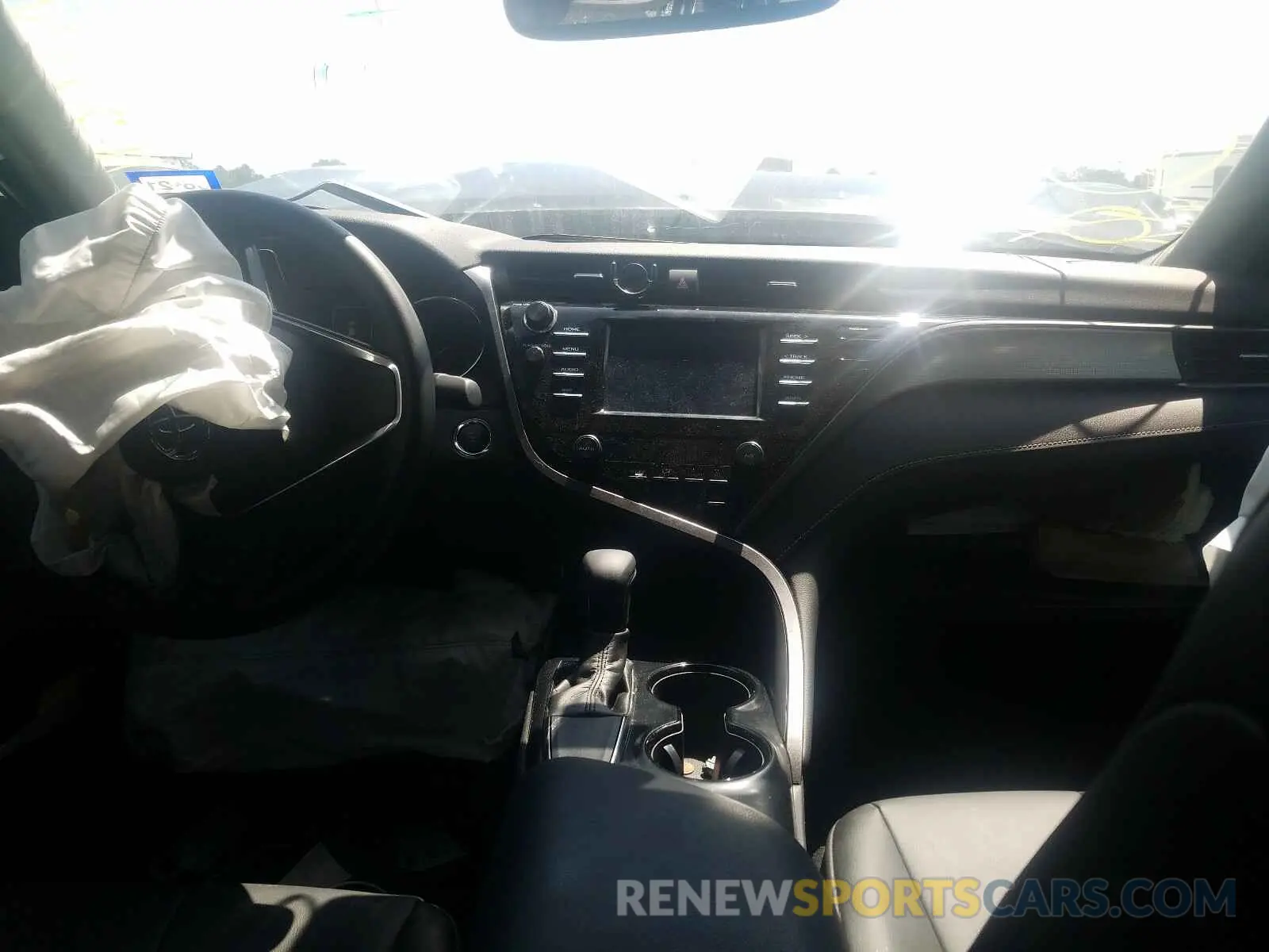 9 fotografías del automóvil dañado 4T1B11HK0KU796192 TOYOTA CAMRY 2019