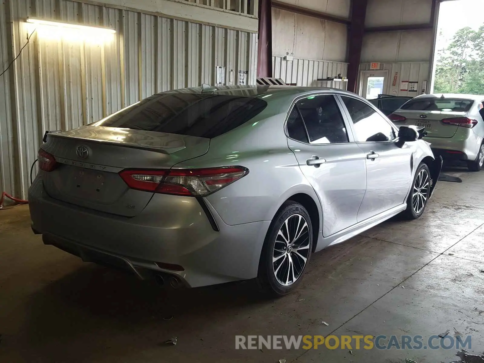 4 fotografías del automóvil dañado 4T1B11HK0KU796676 TOYOTA CAMRY 2019