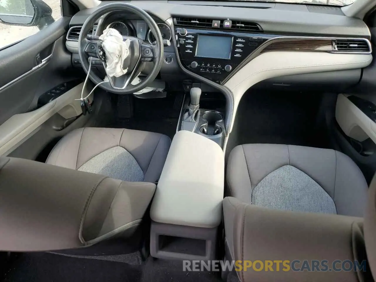 8 fotografías del automóvil dañado 4T1B11HK0KU809510 TOYOTA CAMRY 2019