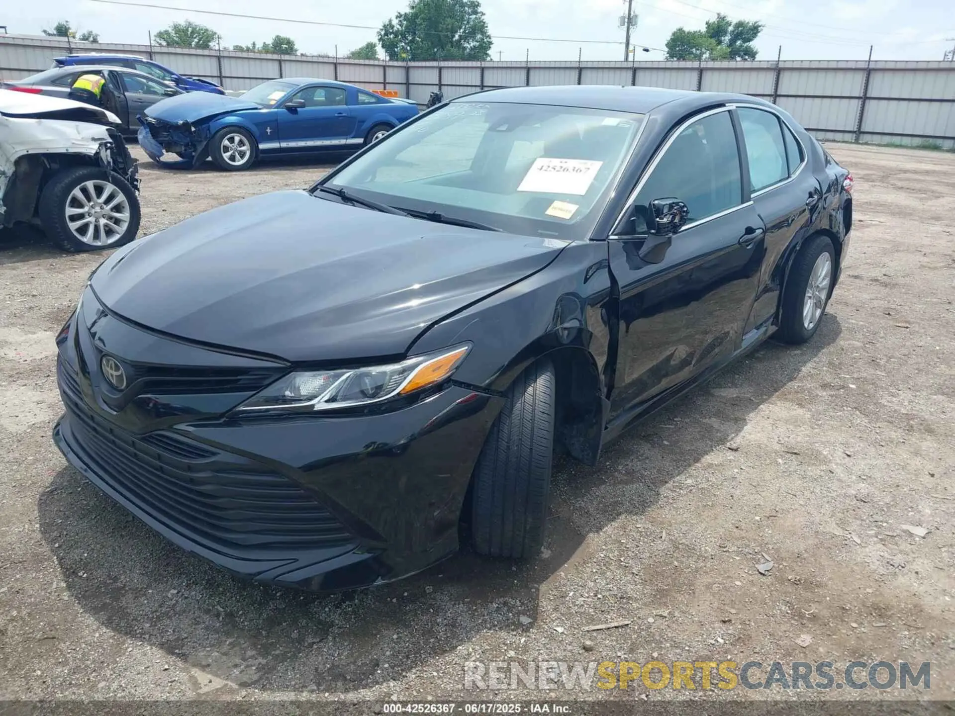 2 fotografías del automóvil dañado 4T1B11HK0KU809958 TOYOTA CAMRY 2019