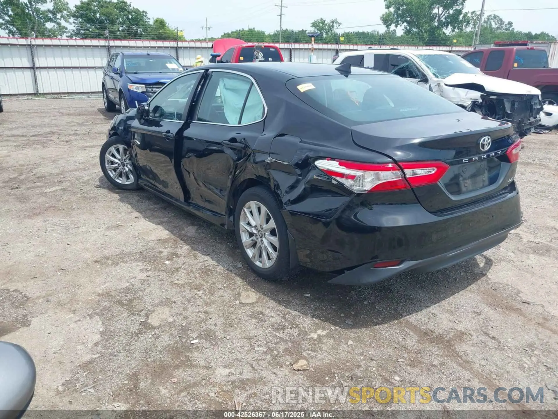 3 fotografías del automóvil dañado 4T1B11HK0KU809958 TOYOTA CAMRY 2019
