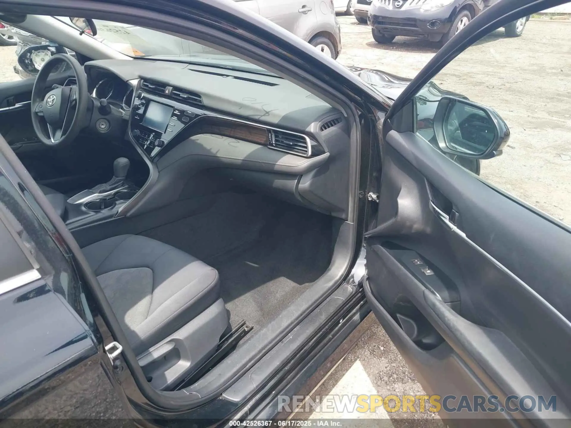 5 fotografías del automóvil dañado 4T1B11HK0KU809958 TOYOTA CAMRY 2019
